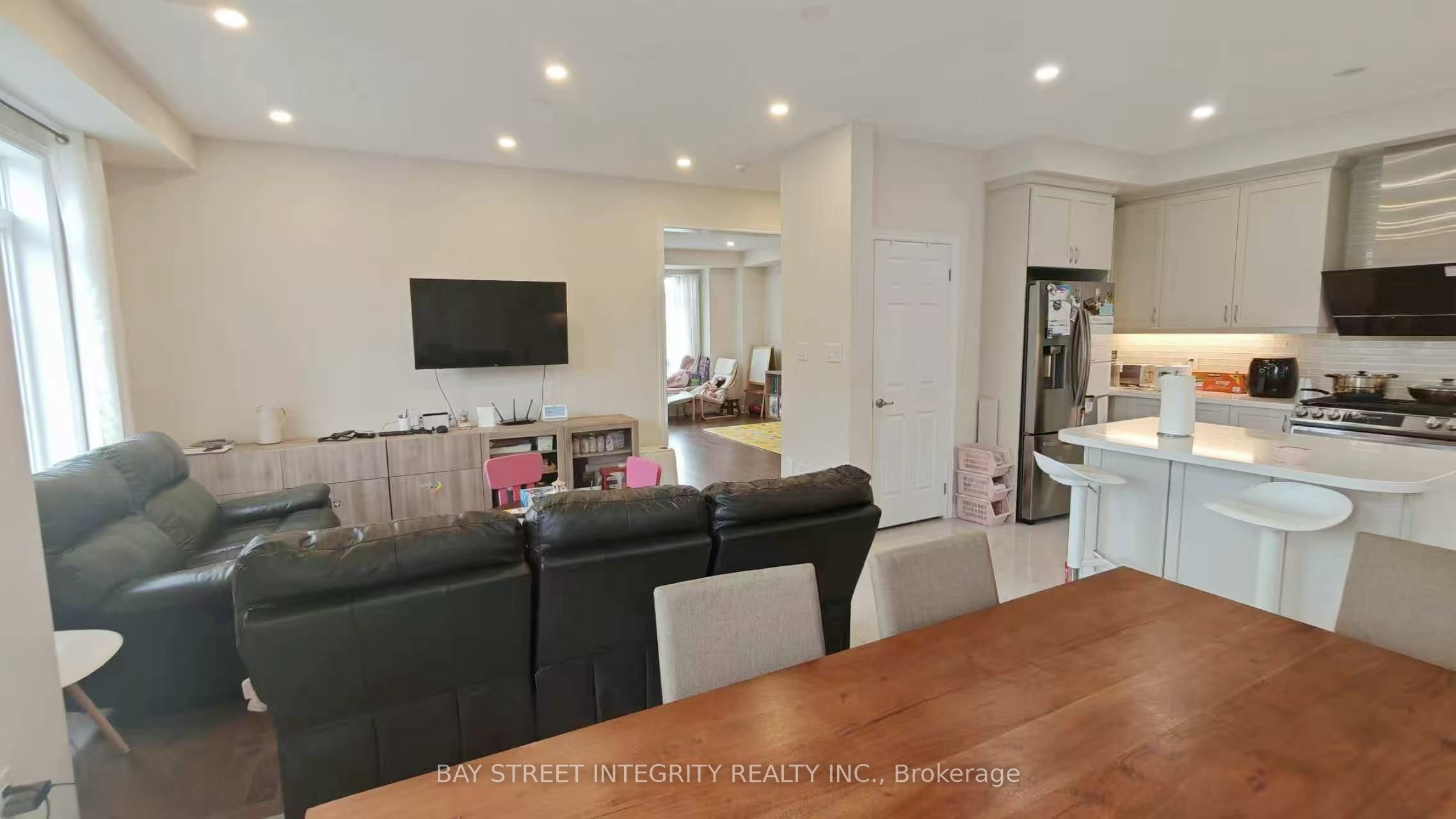 3302 Erasmum Street Property Photo 7