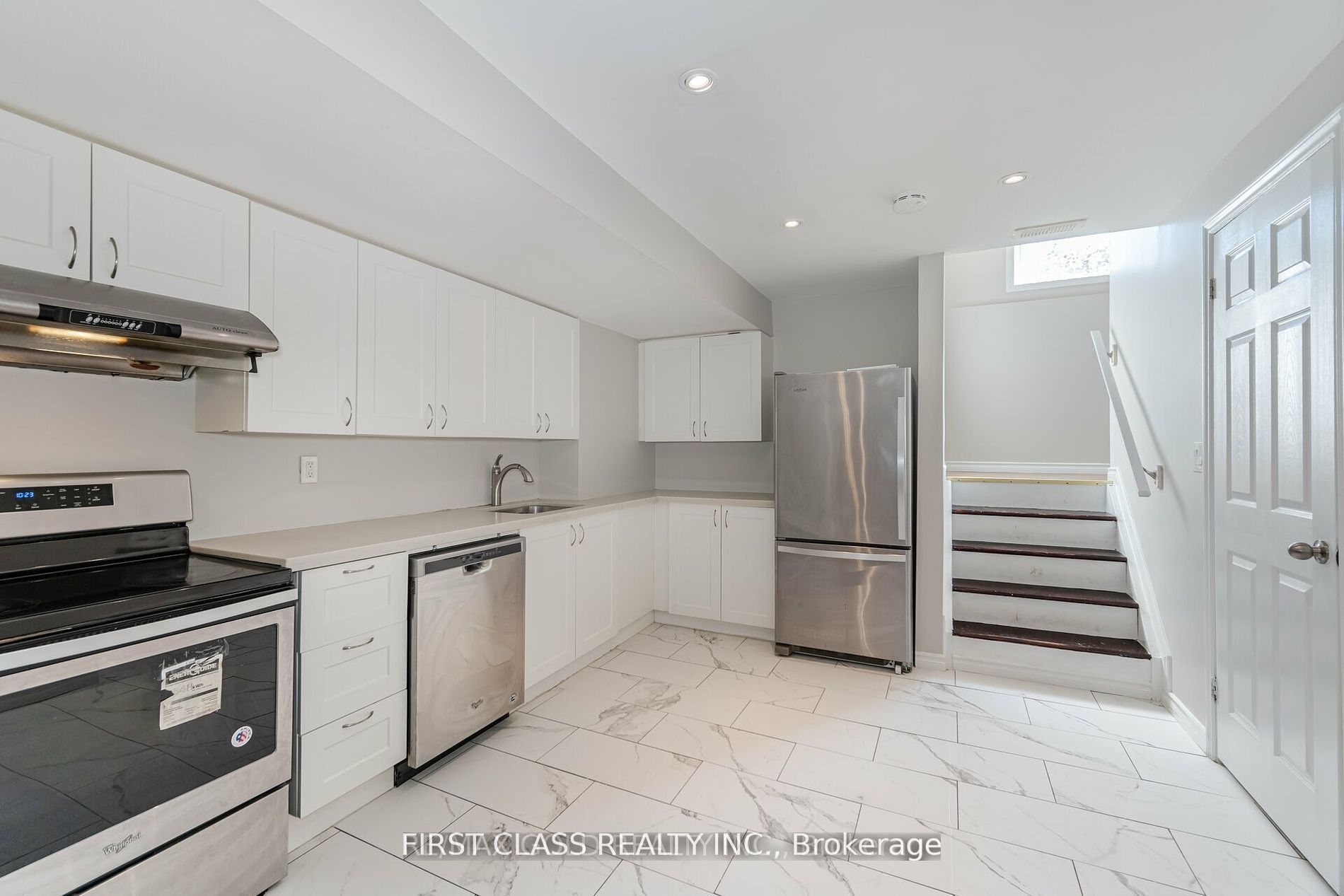174 Gardenbrooke Trl Property Photo 1