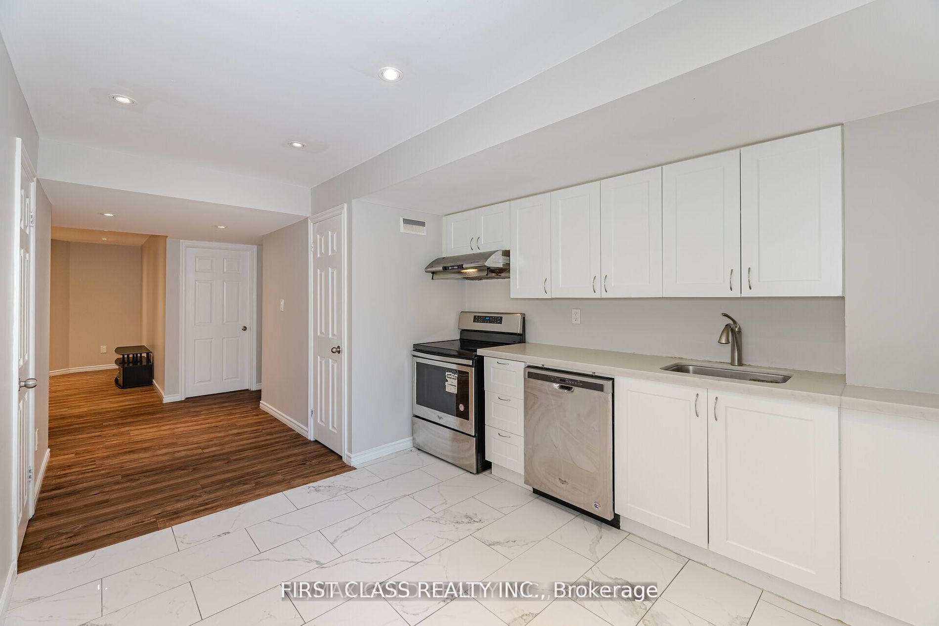 174 Gardenbrooke Trl Property Photo 2