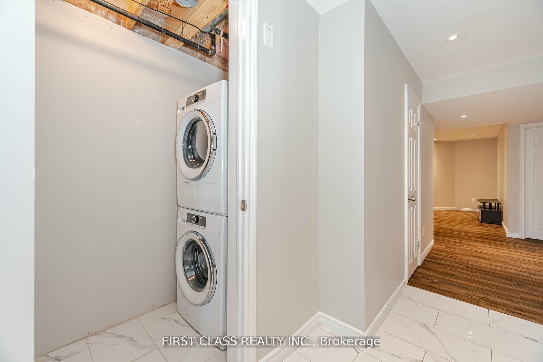 174 Gardenbrooke Trl Property Photo 6