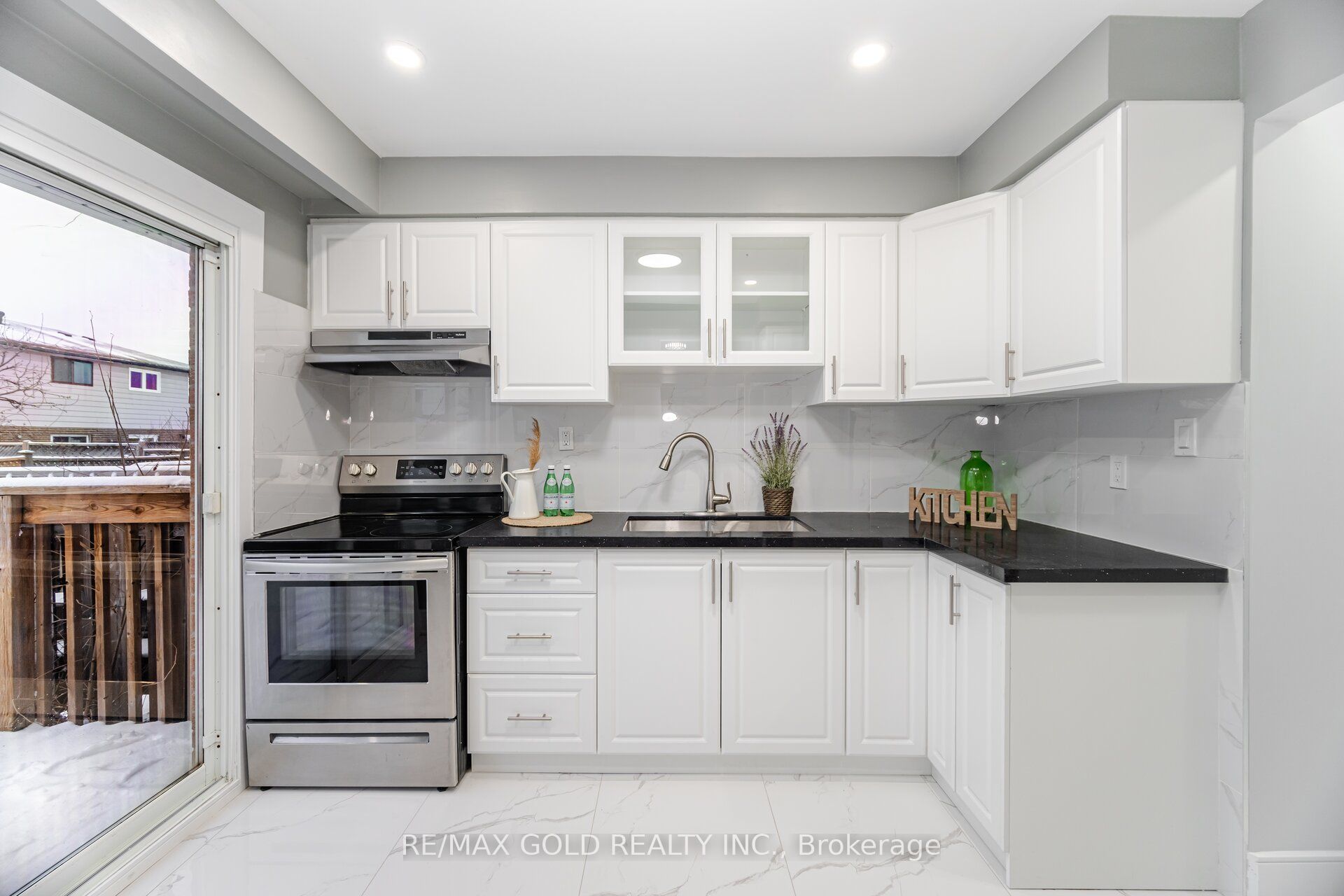 #62 - 7500 Goreway Drive Property Photo 7