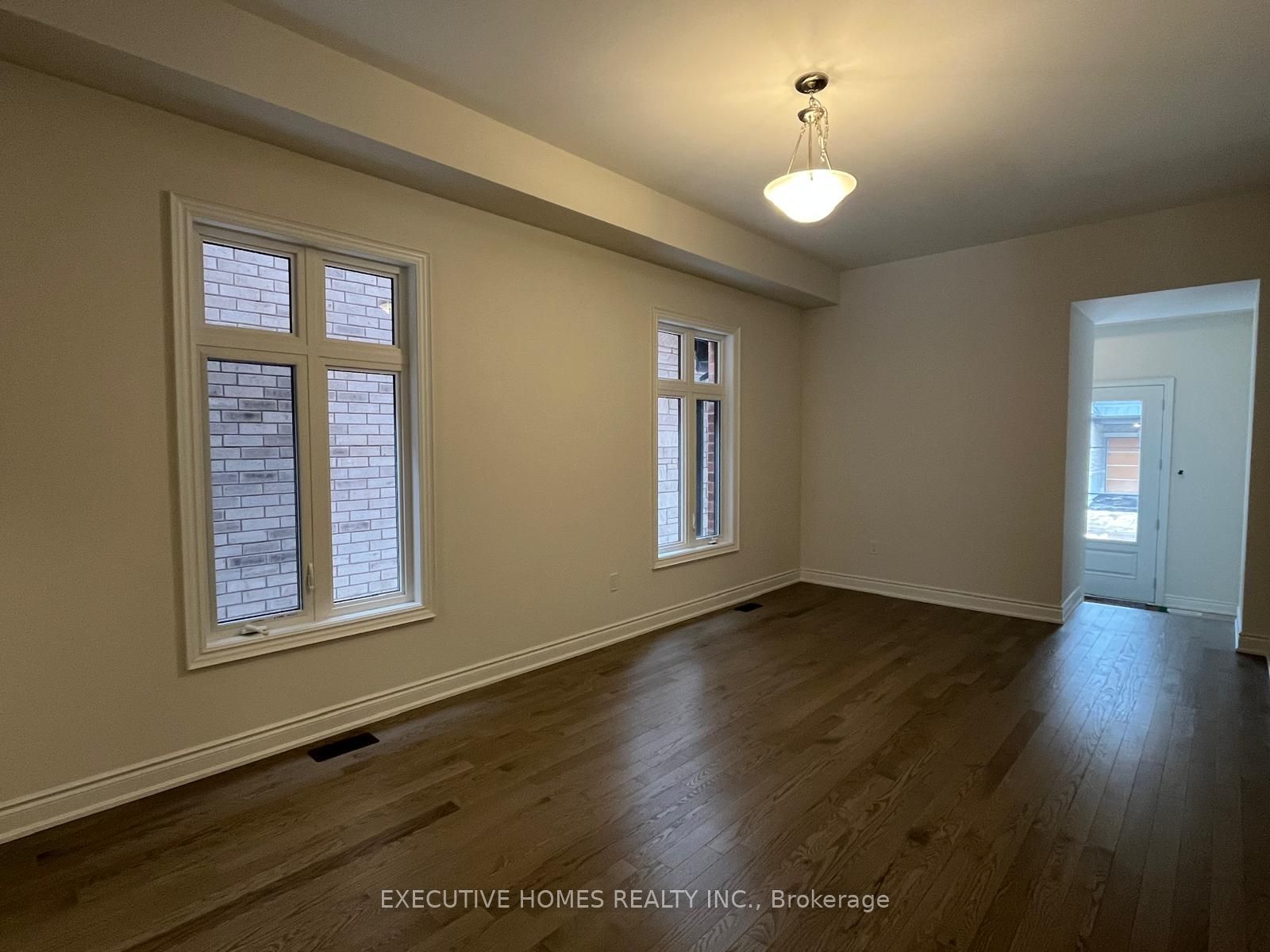 1347 Peony Path Property Photo 3
