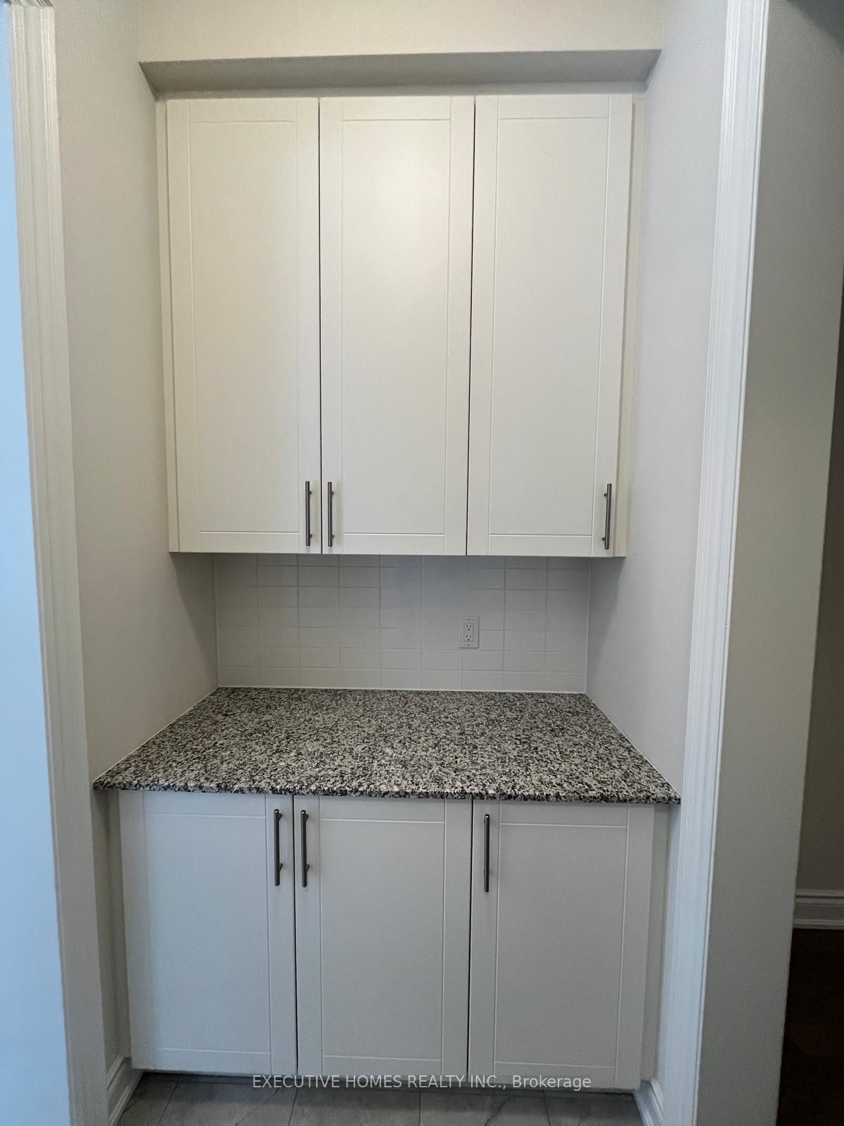 1347 Peony Path Property Photo 8