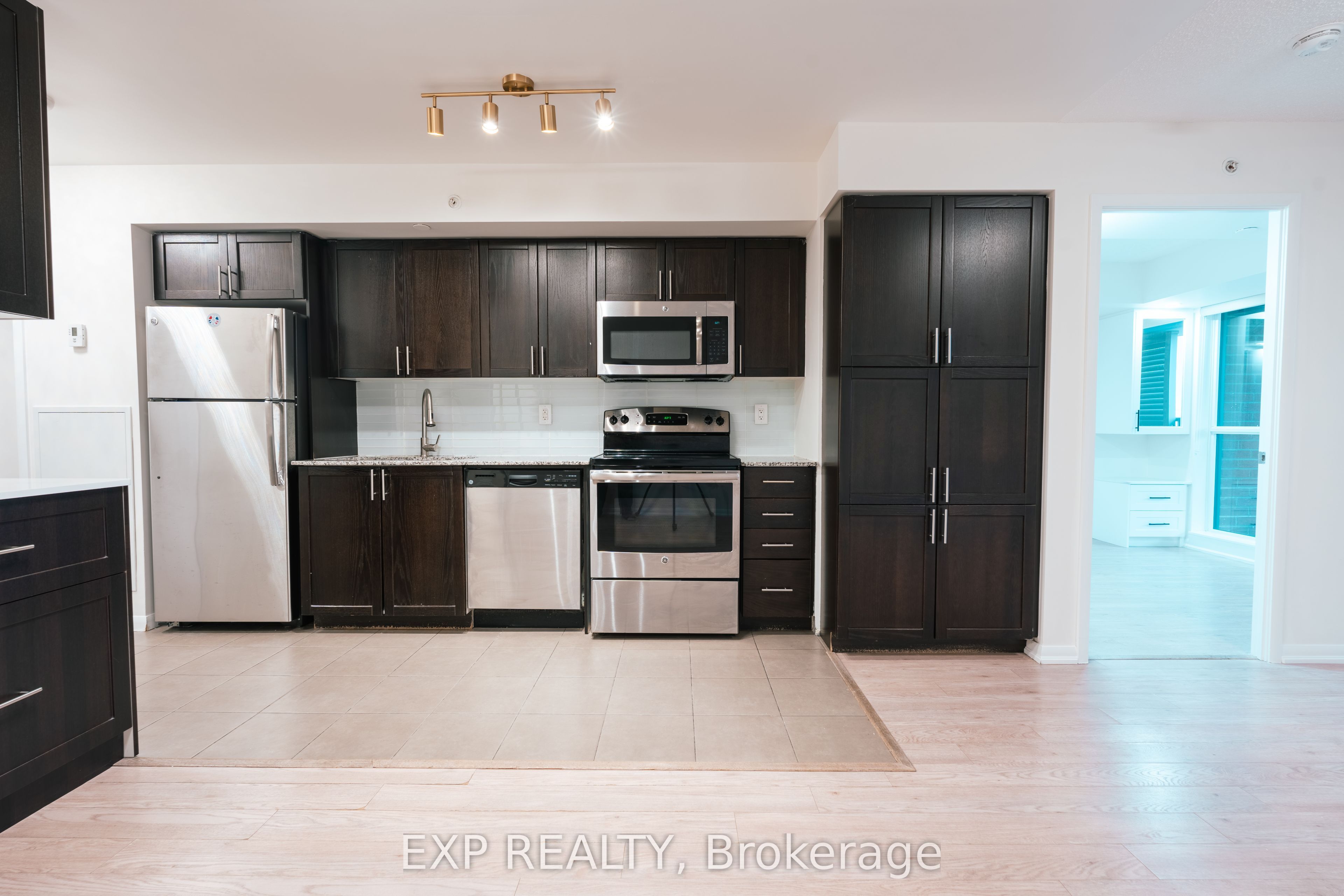 #540 - 830 Lawrence Avenue Property Photo 3