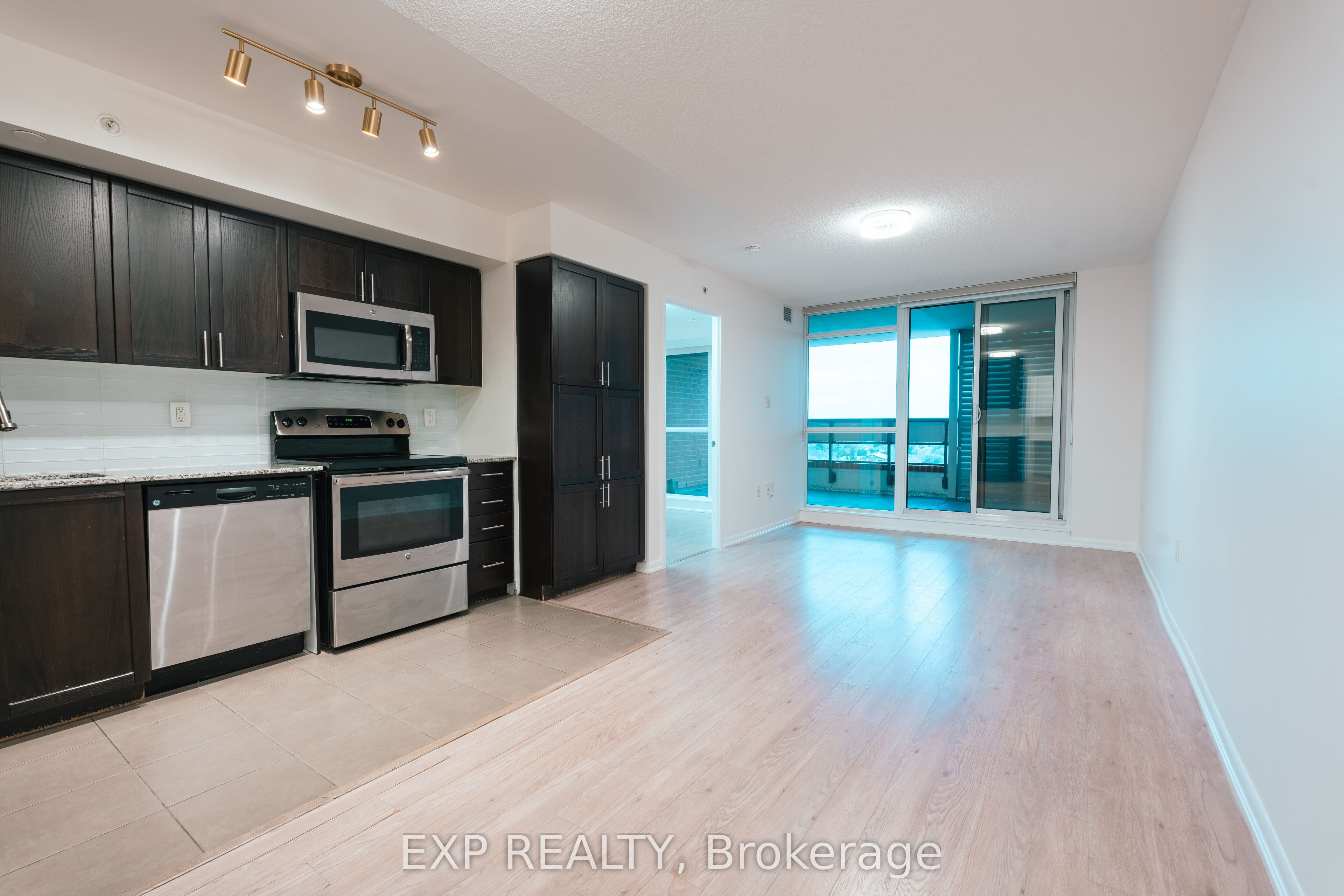 #540 - 830 Lawrence Avenue Property Photo 4