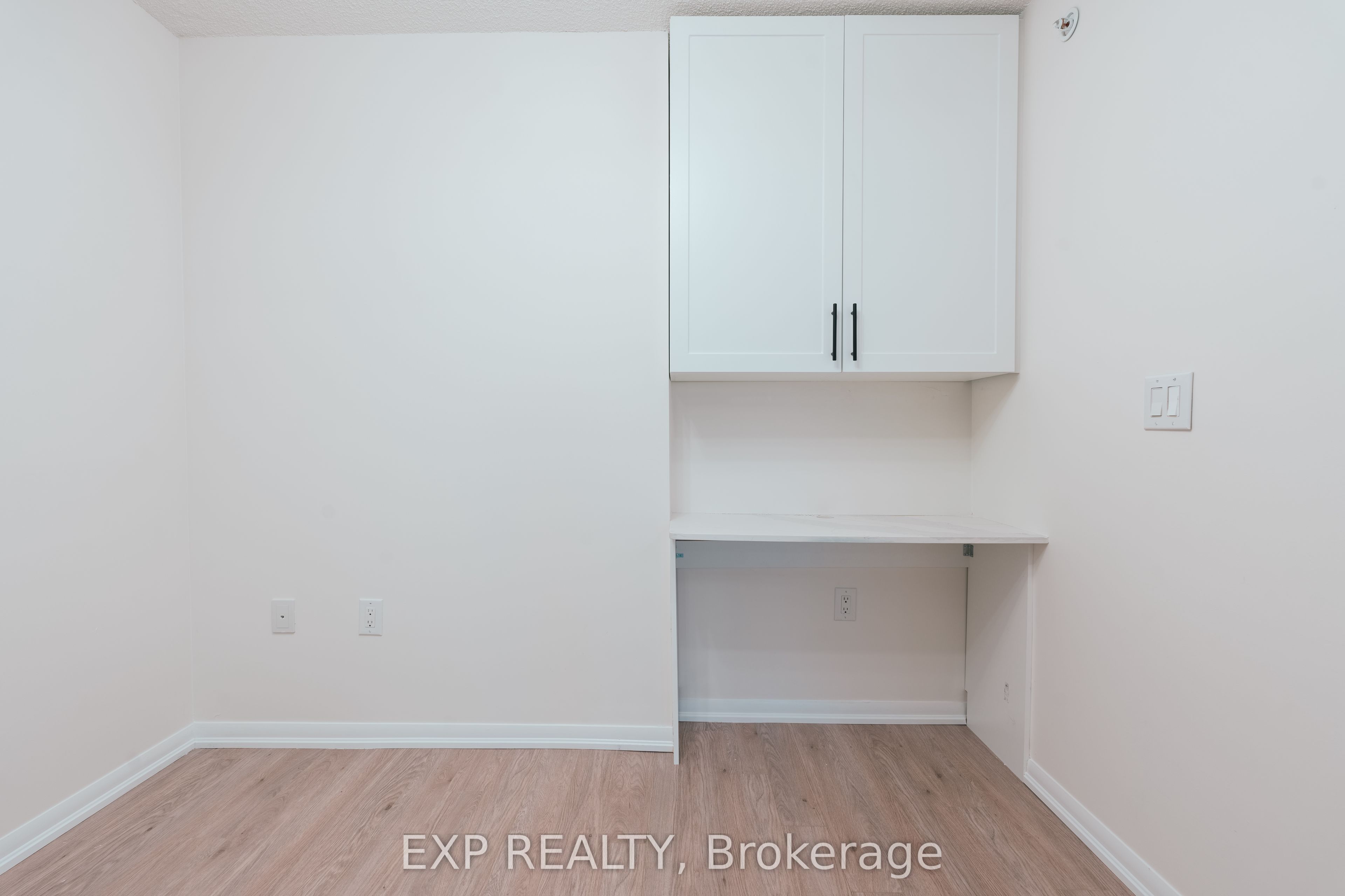 #540 - 830 Lawrence Avenue Property Photo 7