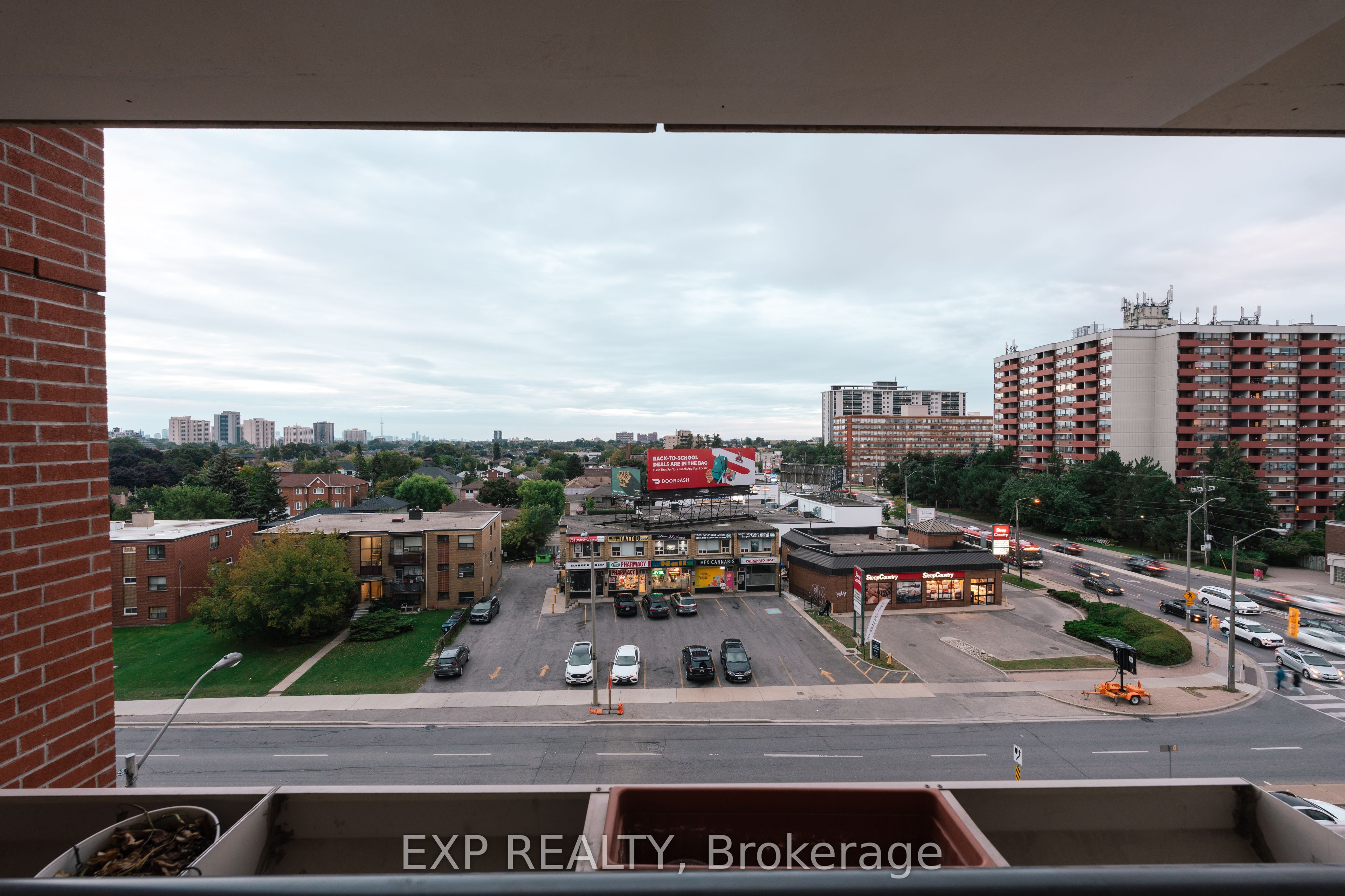 #540 - 830 Lawrence Avenue Property Photo 18