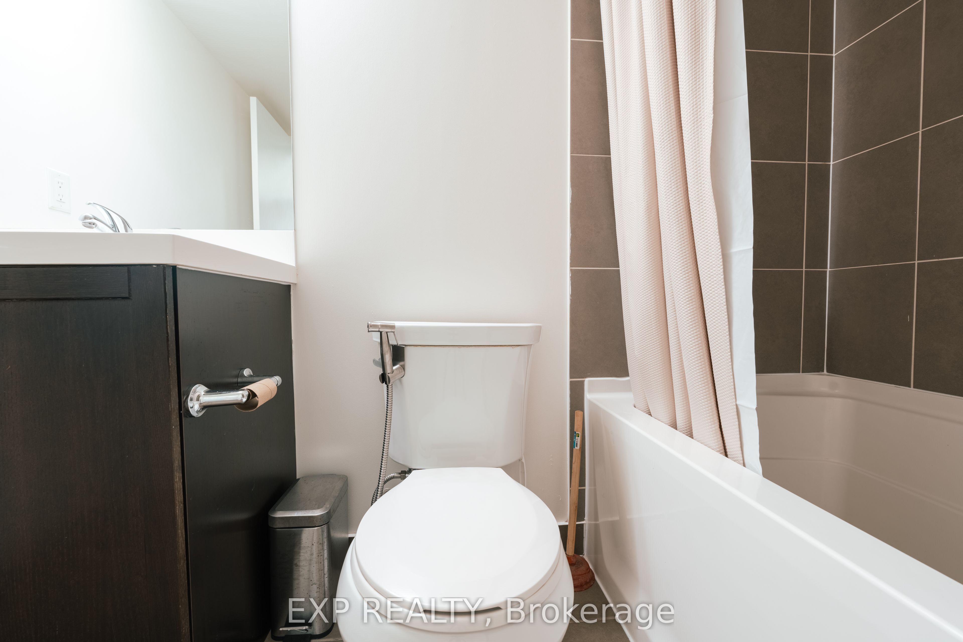 #540 - 830 Lawrence Avenue Property Photo 22