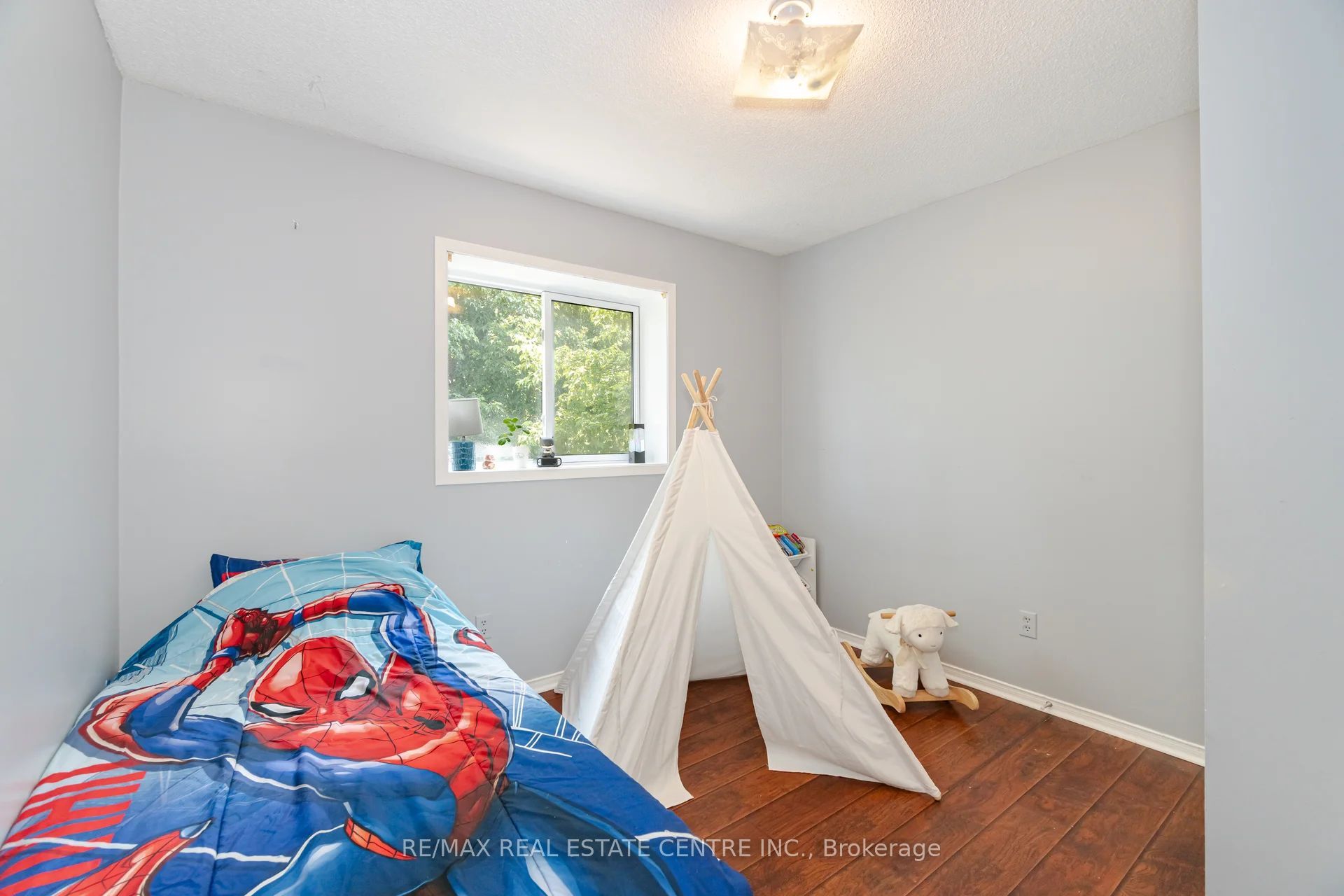 28 Lakeview Court Property Photo 22