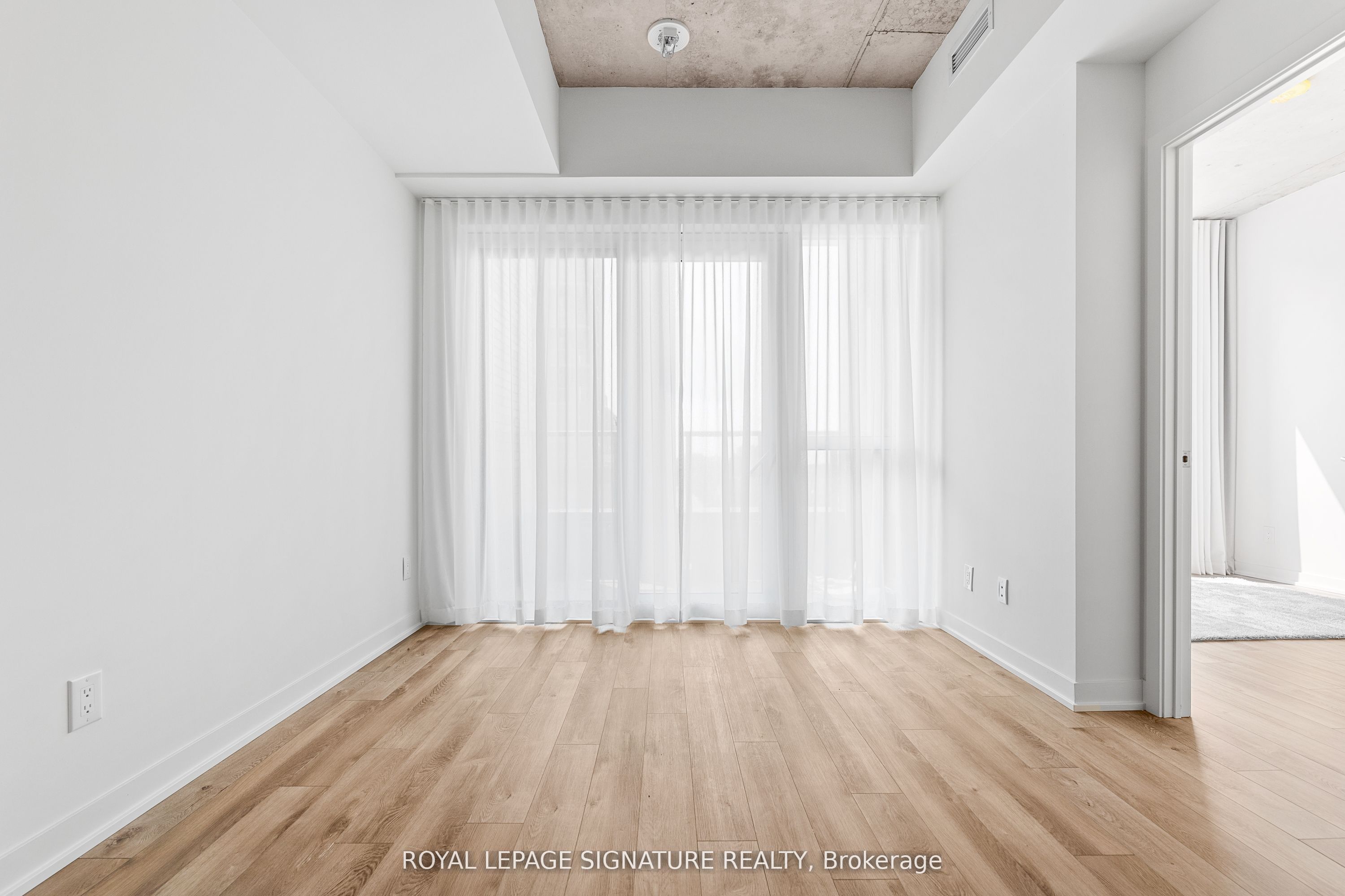 #515 - 1808 St Clair Avenue Property Photo 4