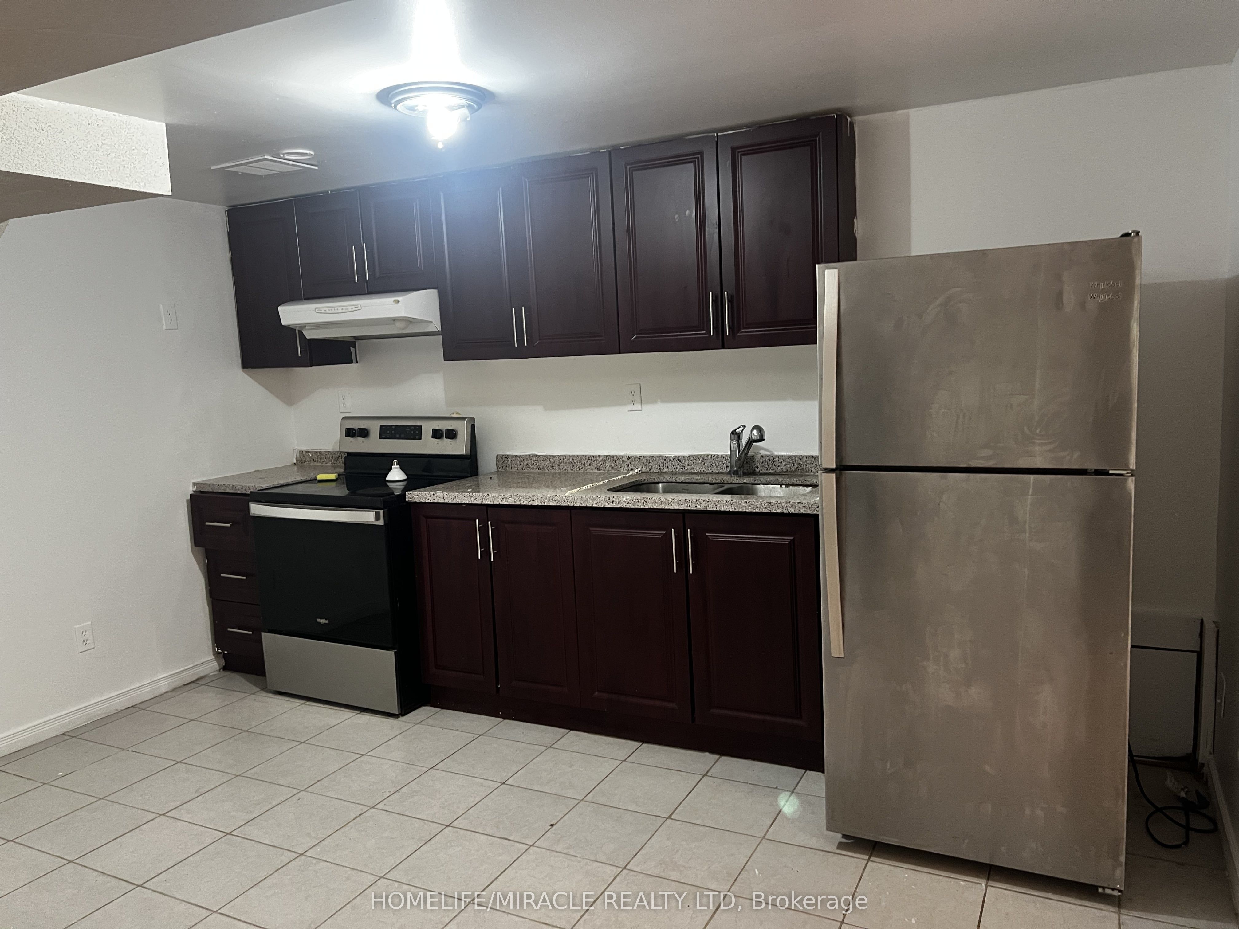 3453 Oakglade Cres Property Photo 1