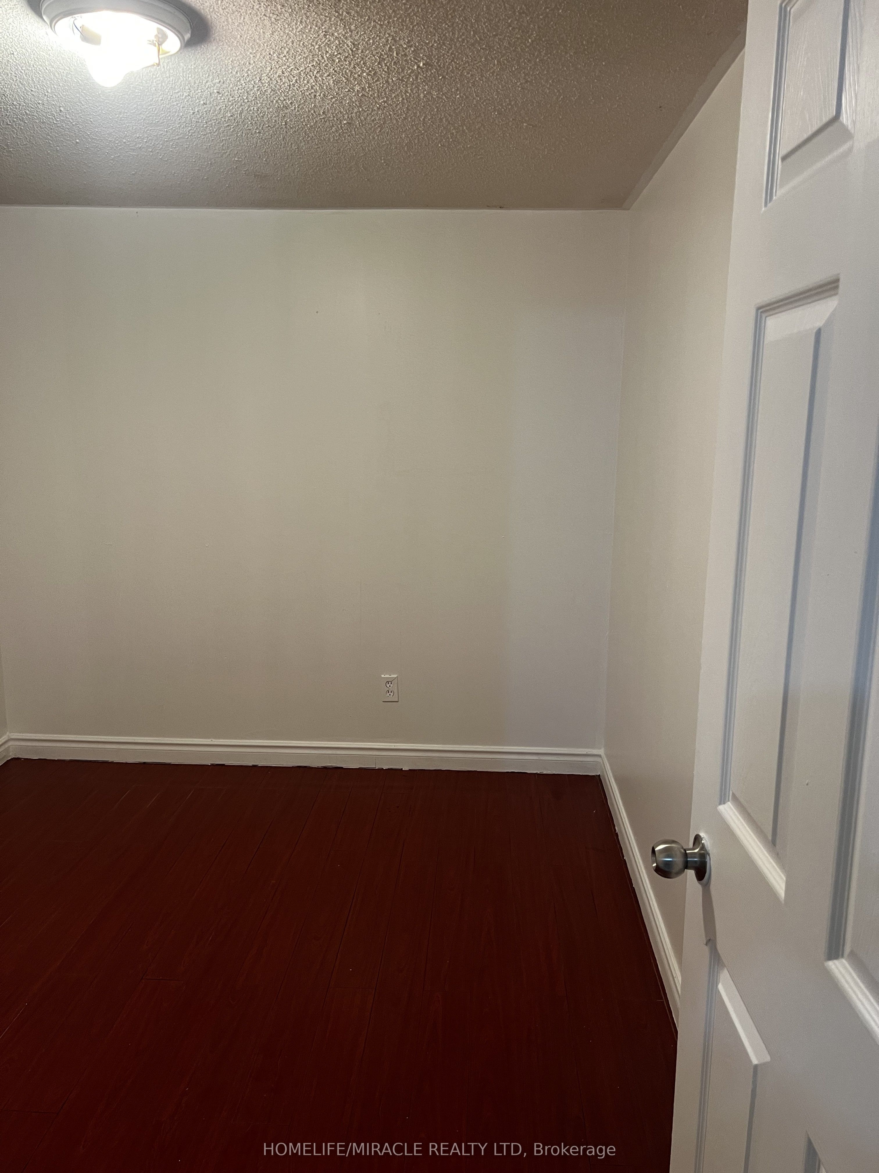 3453 Oakglade Cres Property Photo 17