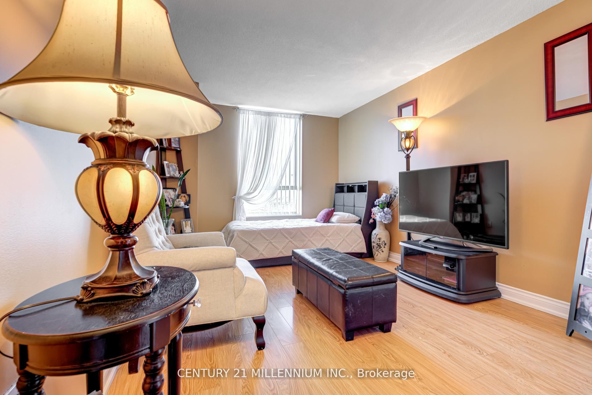 #208 - 20 Cherrytree Drive Property Photo 13