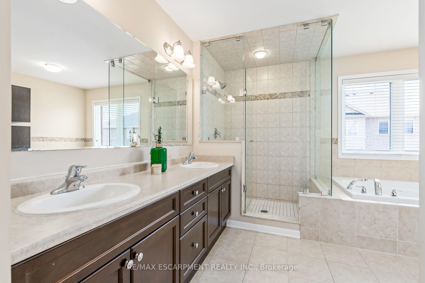343 Wettlaufer Terrace Property Photo 29