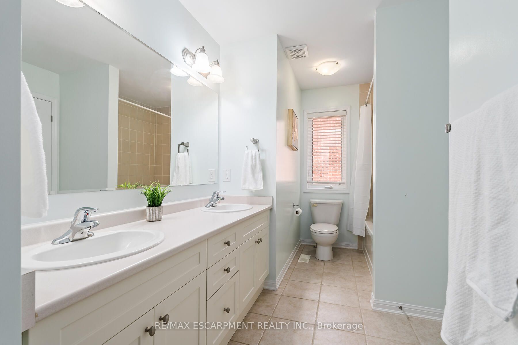343 Wettlaufer Terrace Property Photo 37