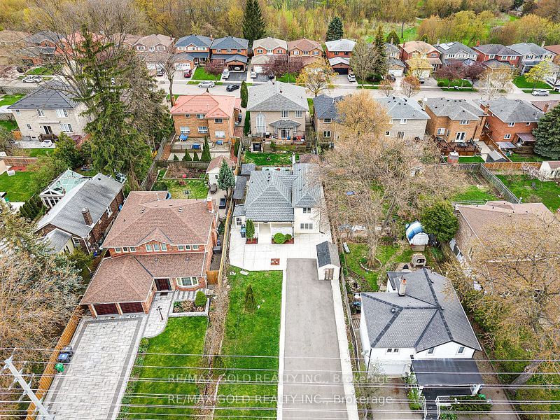 1328 Cawthra Road Property Photo 2
