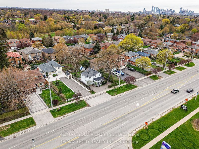 1328 Cawthra Road Property Photo 3