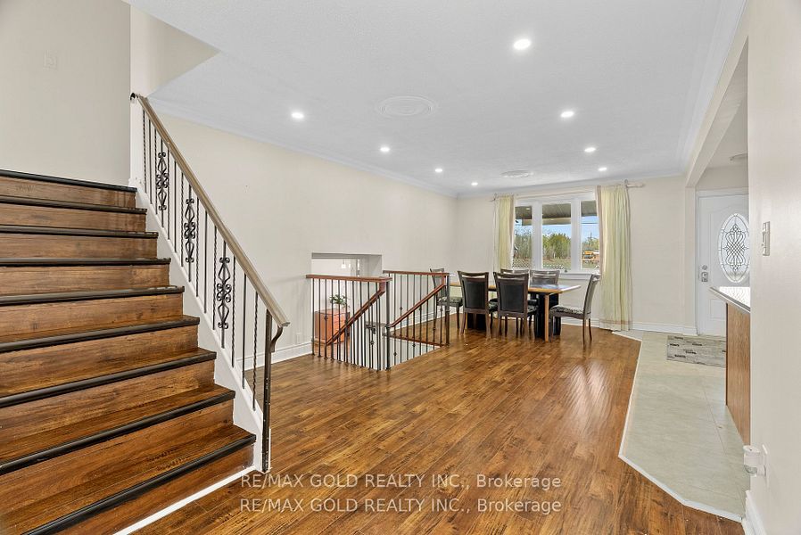 1328 Cawthra Road Property Photo 14