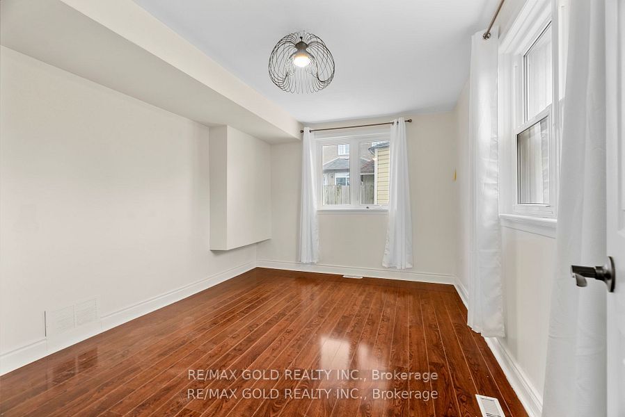 1328 Cawthra Road Property Photo 22