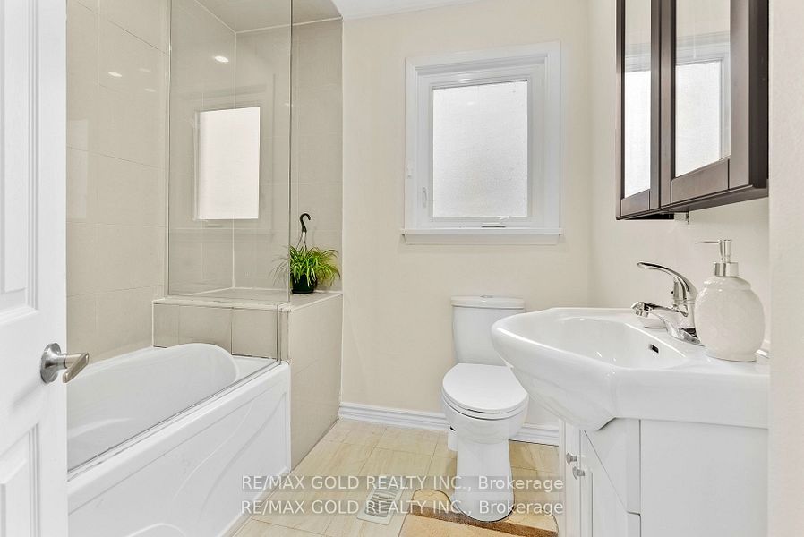 1328 Cawthra Road Property Photo 25