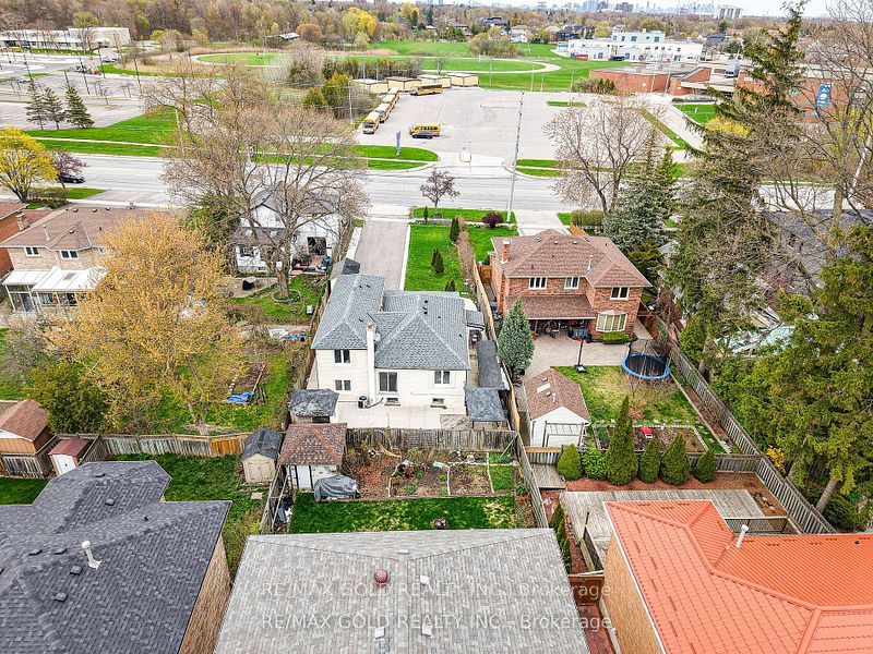 1328 Cawthra Road Property Photo 39