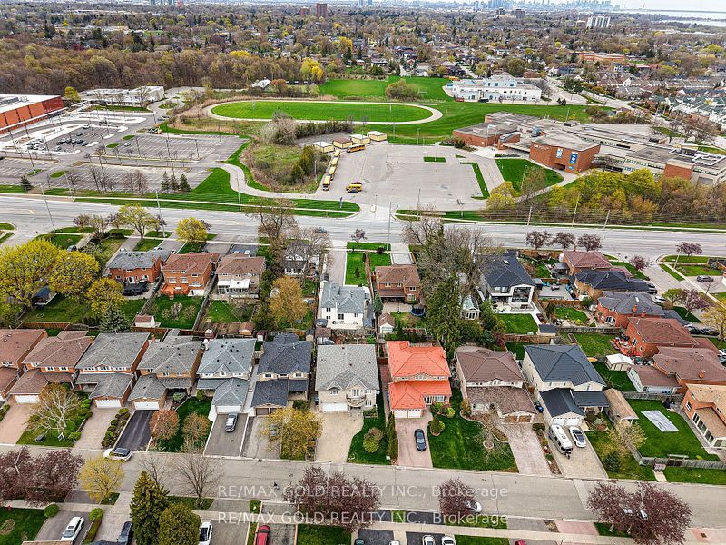 1328 Cawthra Road Property Photo 43