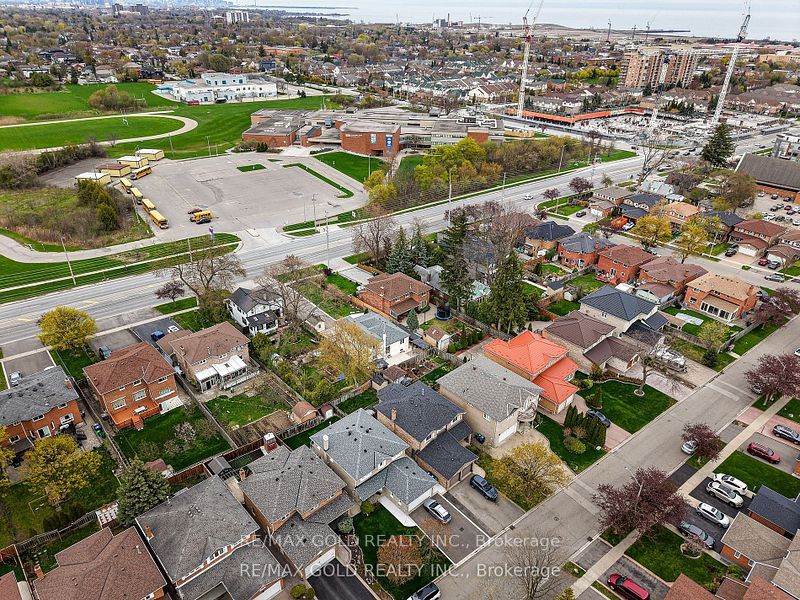 1328 Cawthra Road Property Photo 44