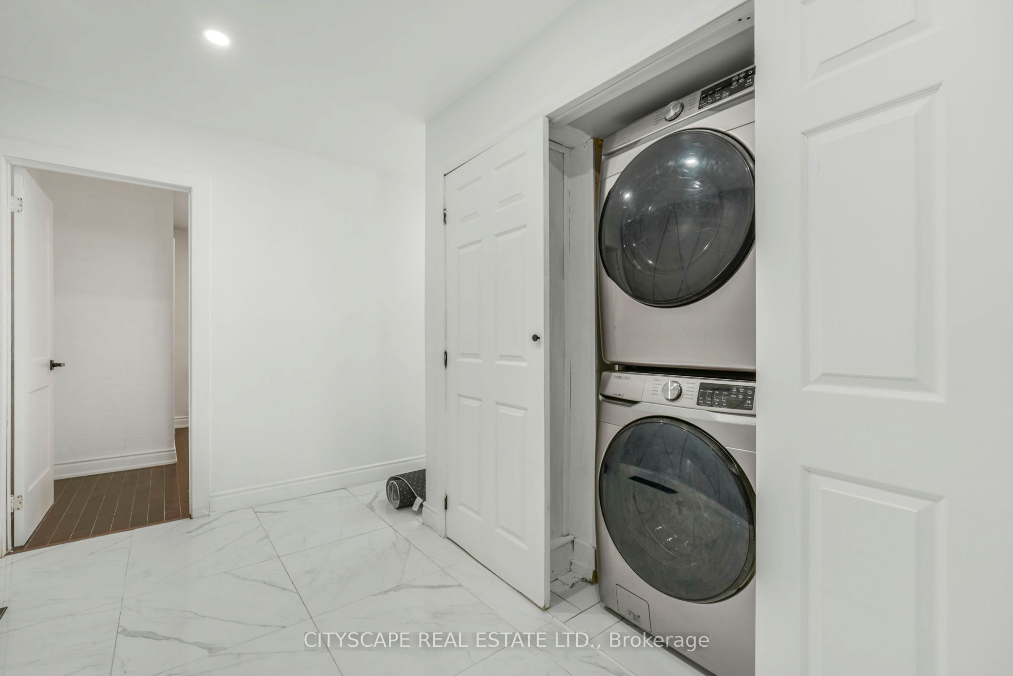 3574 Ellengale Drive Property Photo 25