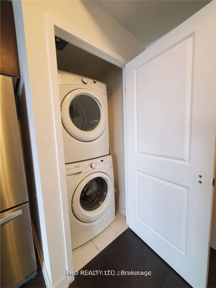#1801 - 510 Curran Place Property Photo 14