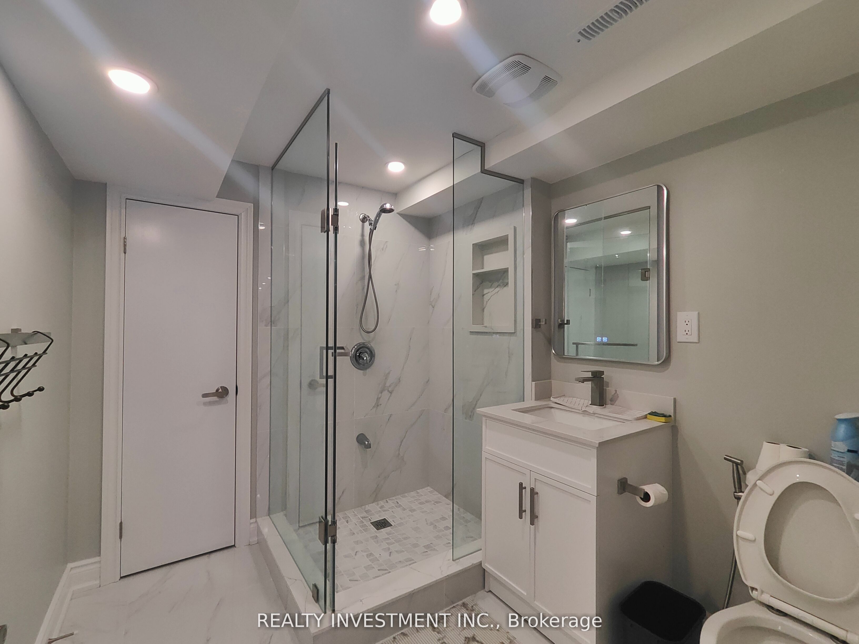 4270 Beacon Ln Property Photo 3