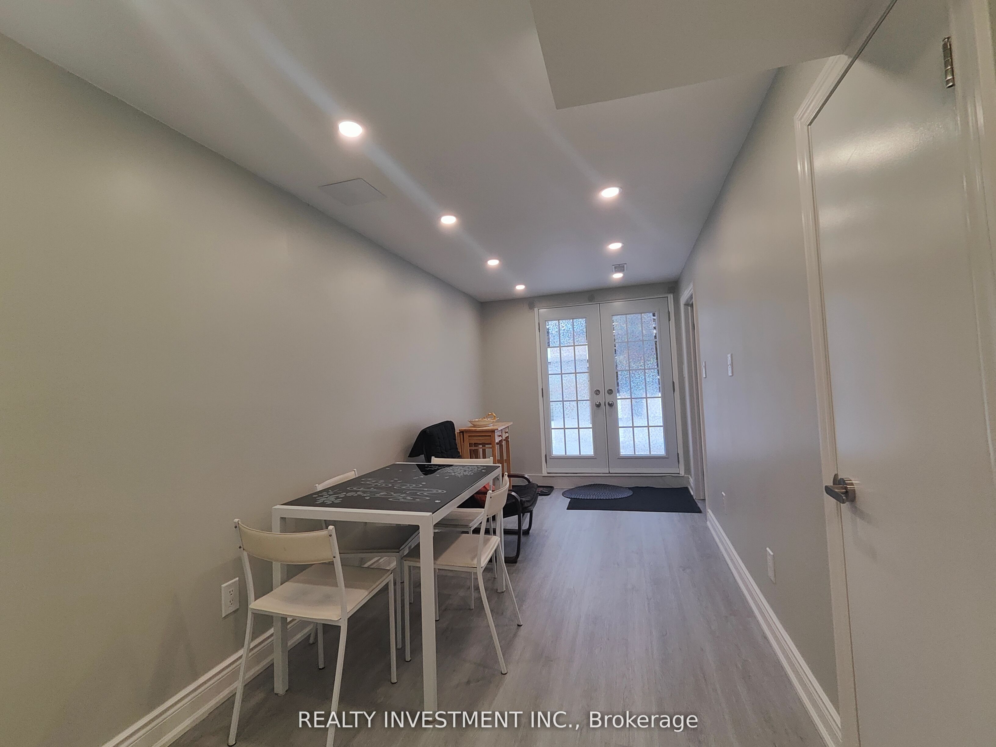 4270 Beacon Ln Property Photo 6