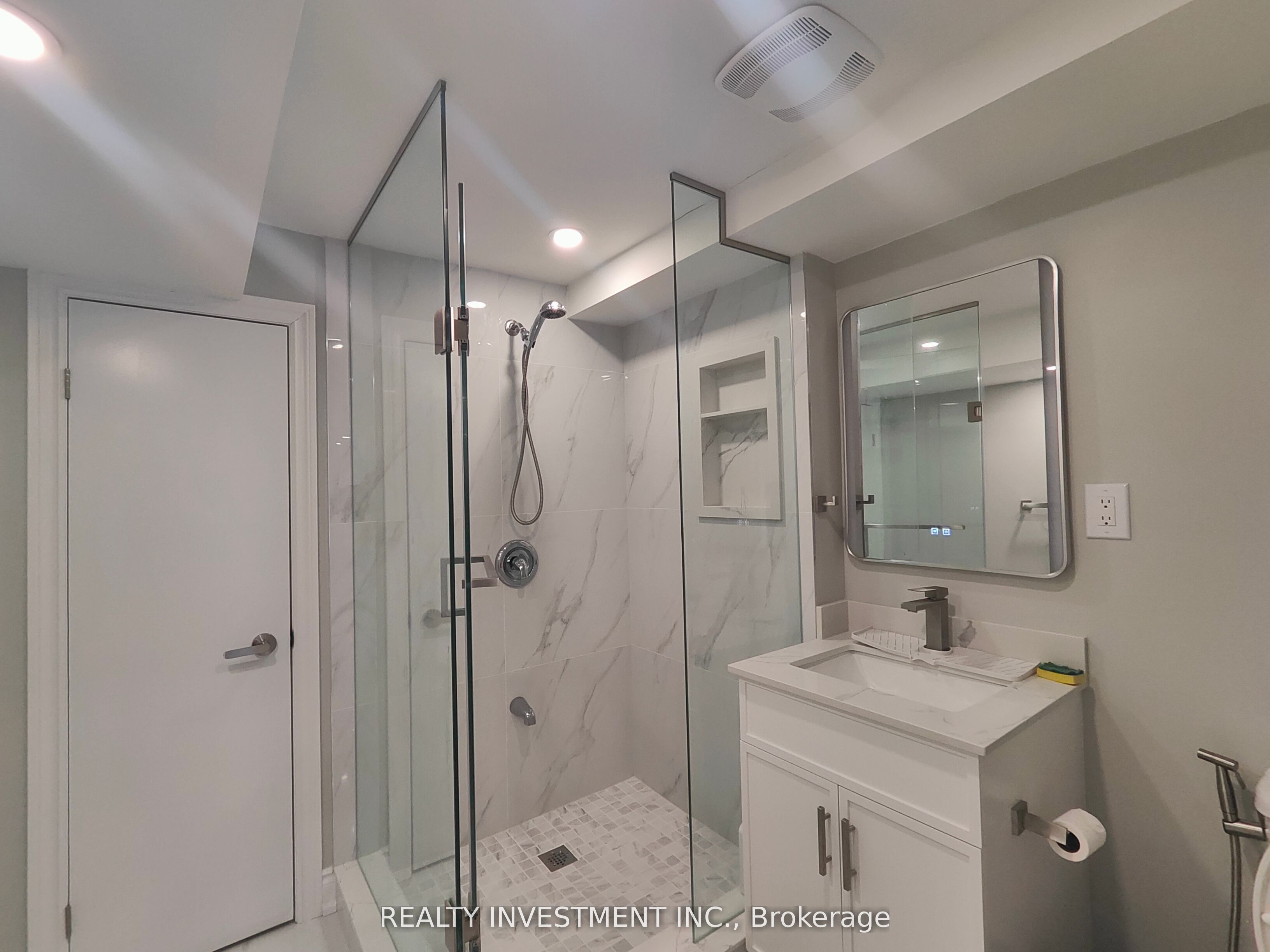 4270 Beacon Ln Property Photo 7