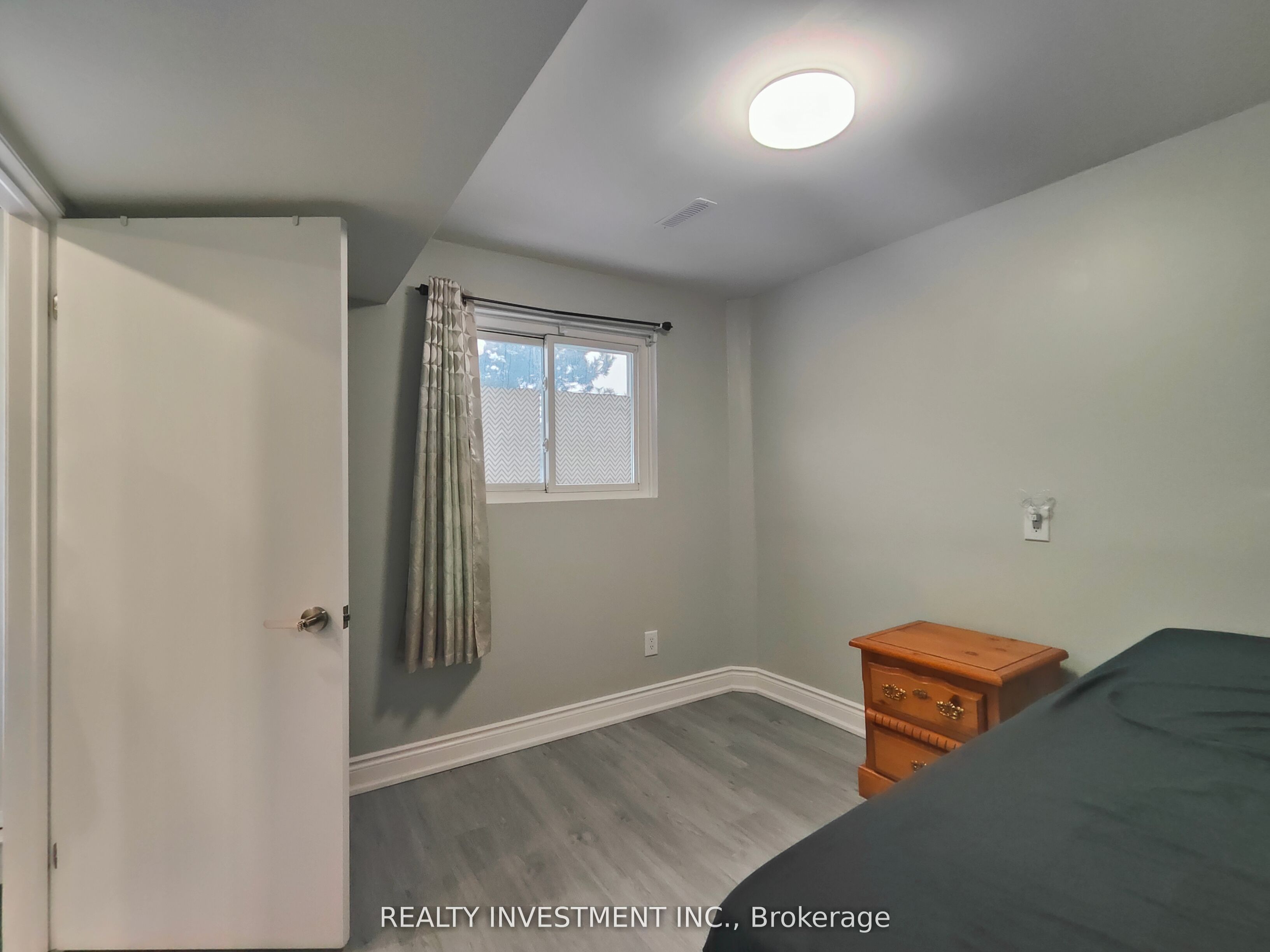 4270 Beacon Ln Property Photo 8