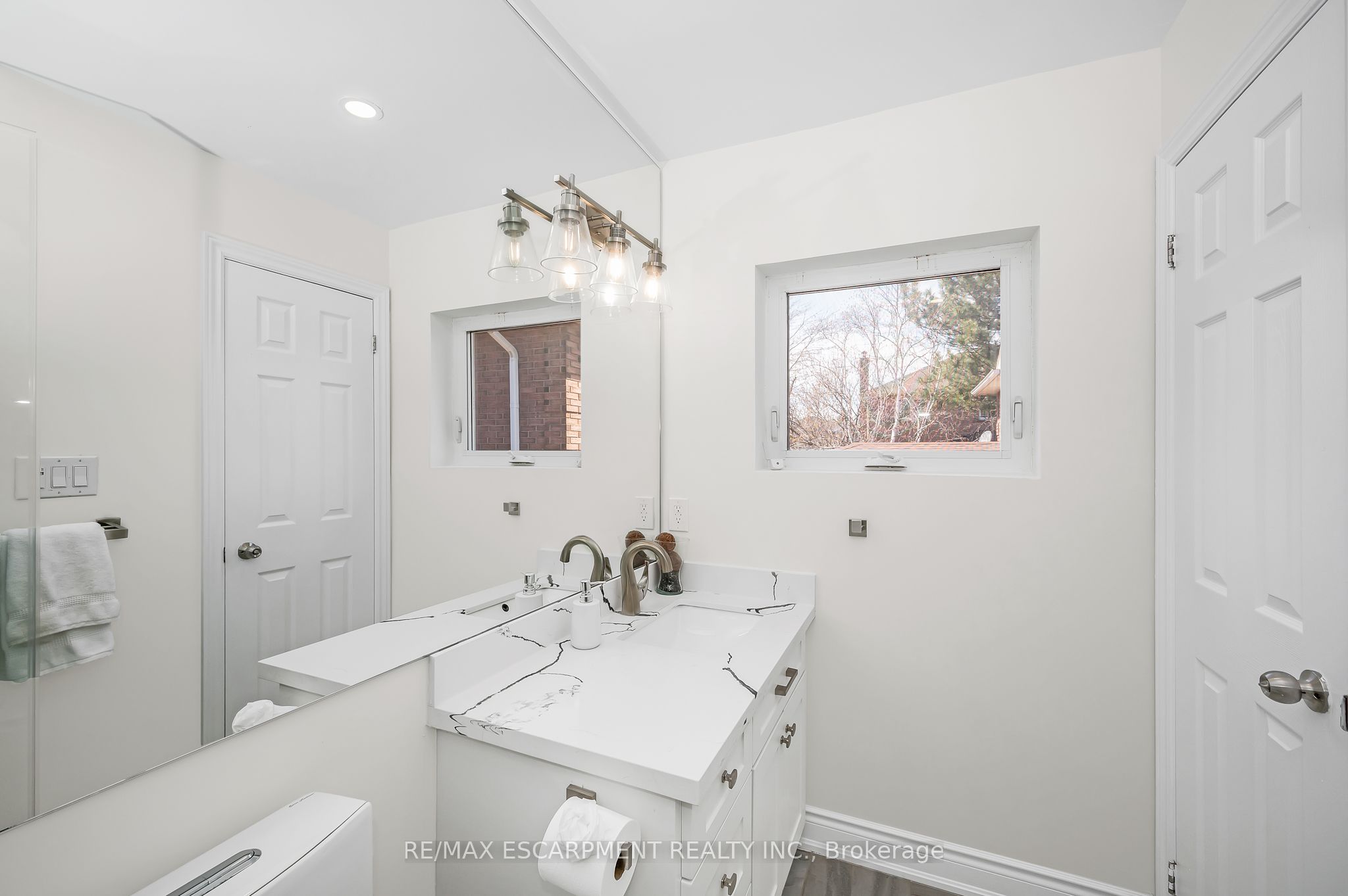 2728 Guilford Crescent Property Photo 23