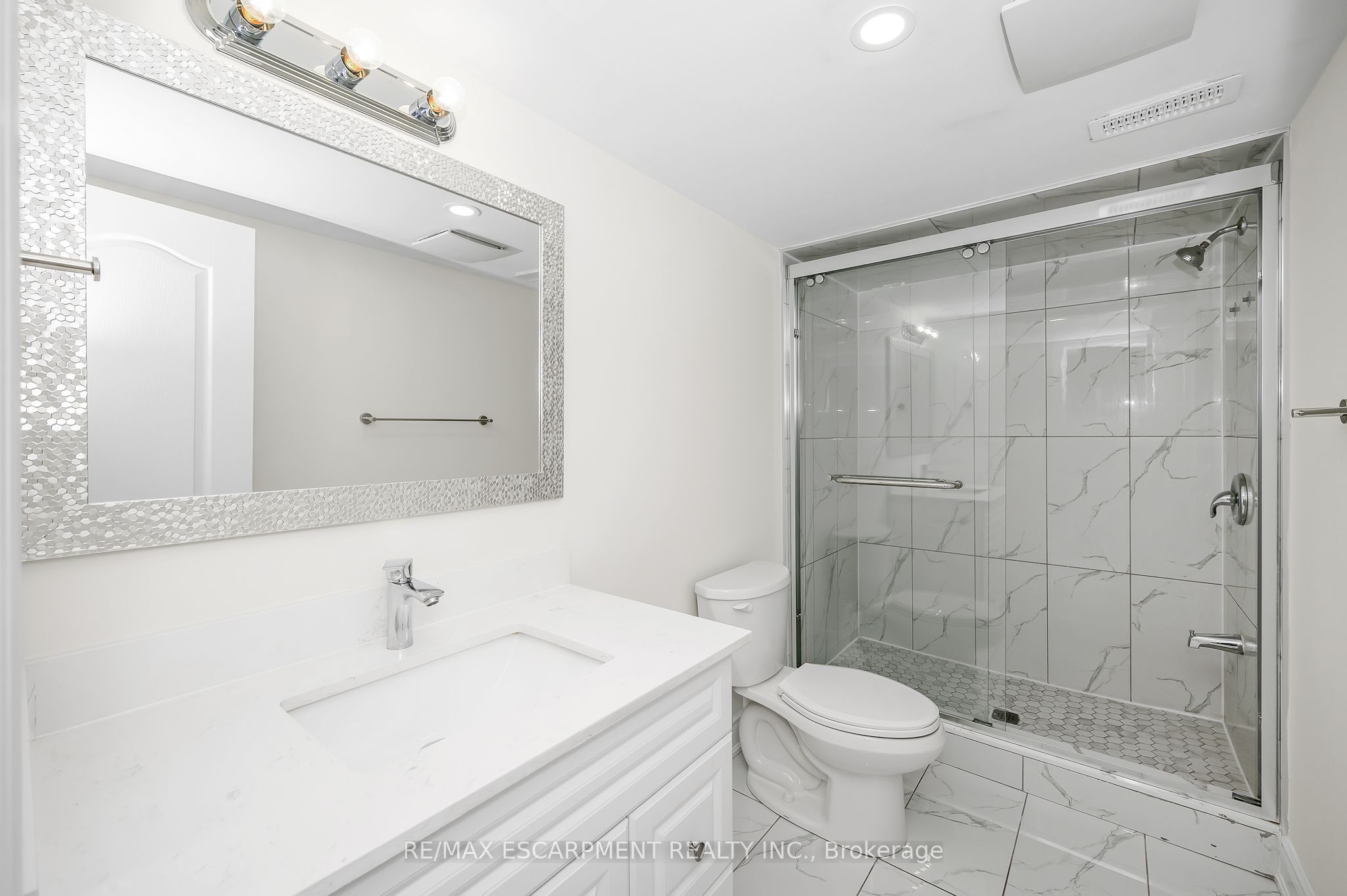 2728 Guilford Crescent Property Photo 35