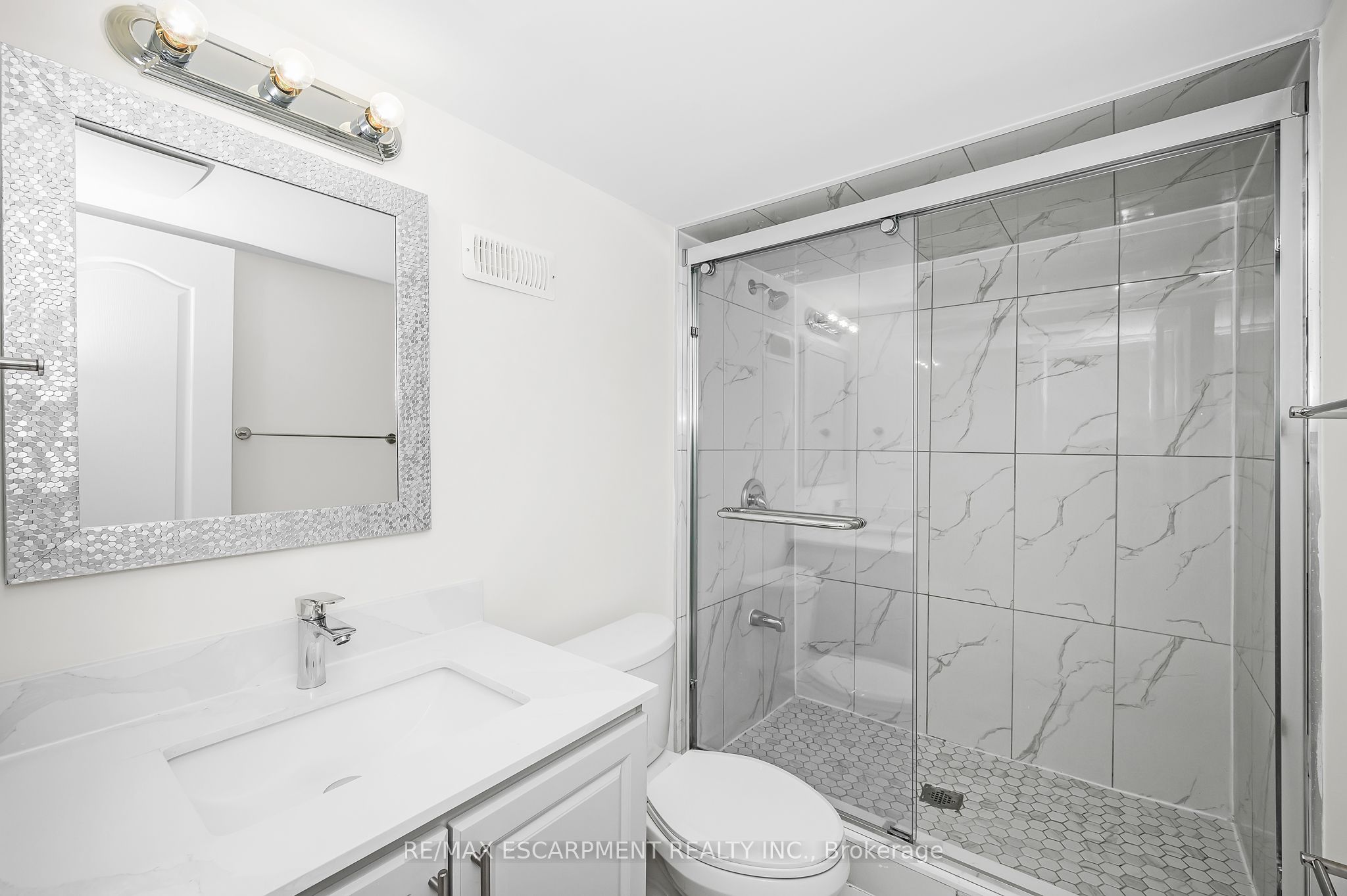 2728 Guilford Crescent Property Photo 43