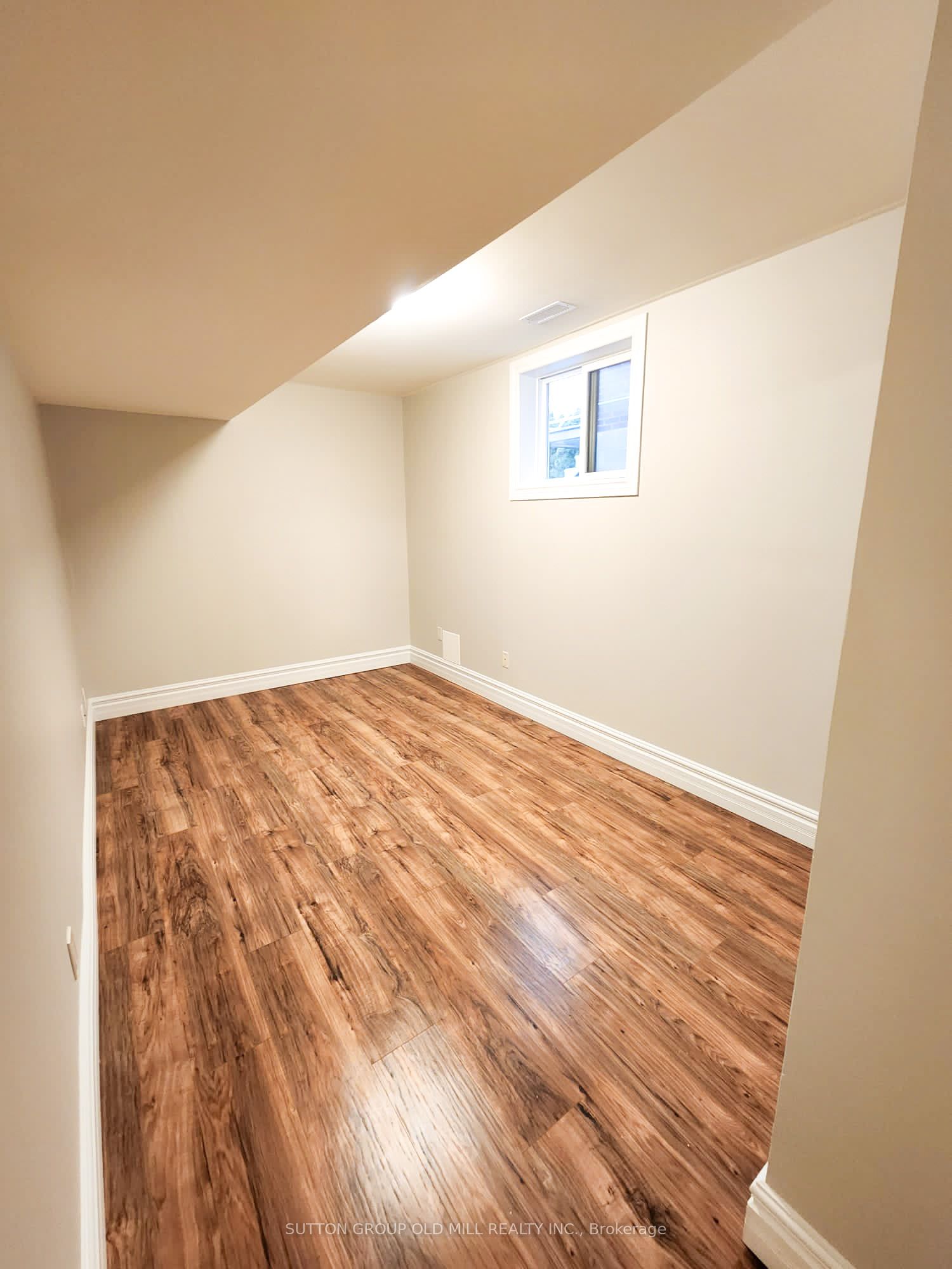 #1 - 62 Murrie Avenue Property Photo 5