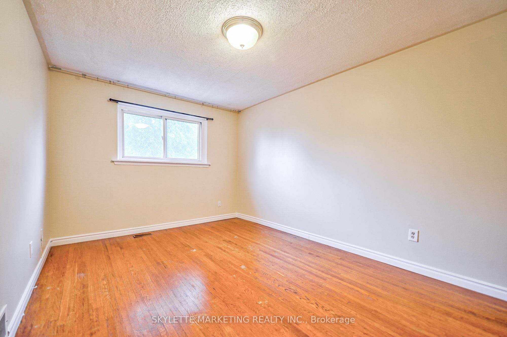 3425 Oakglade Crescent Property Photo 31