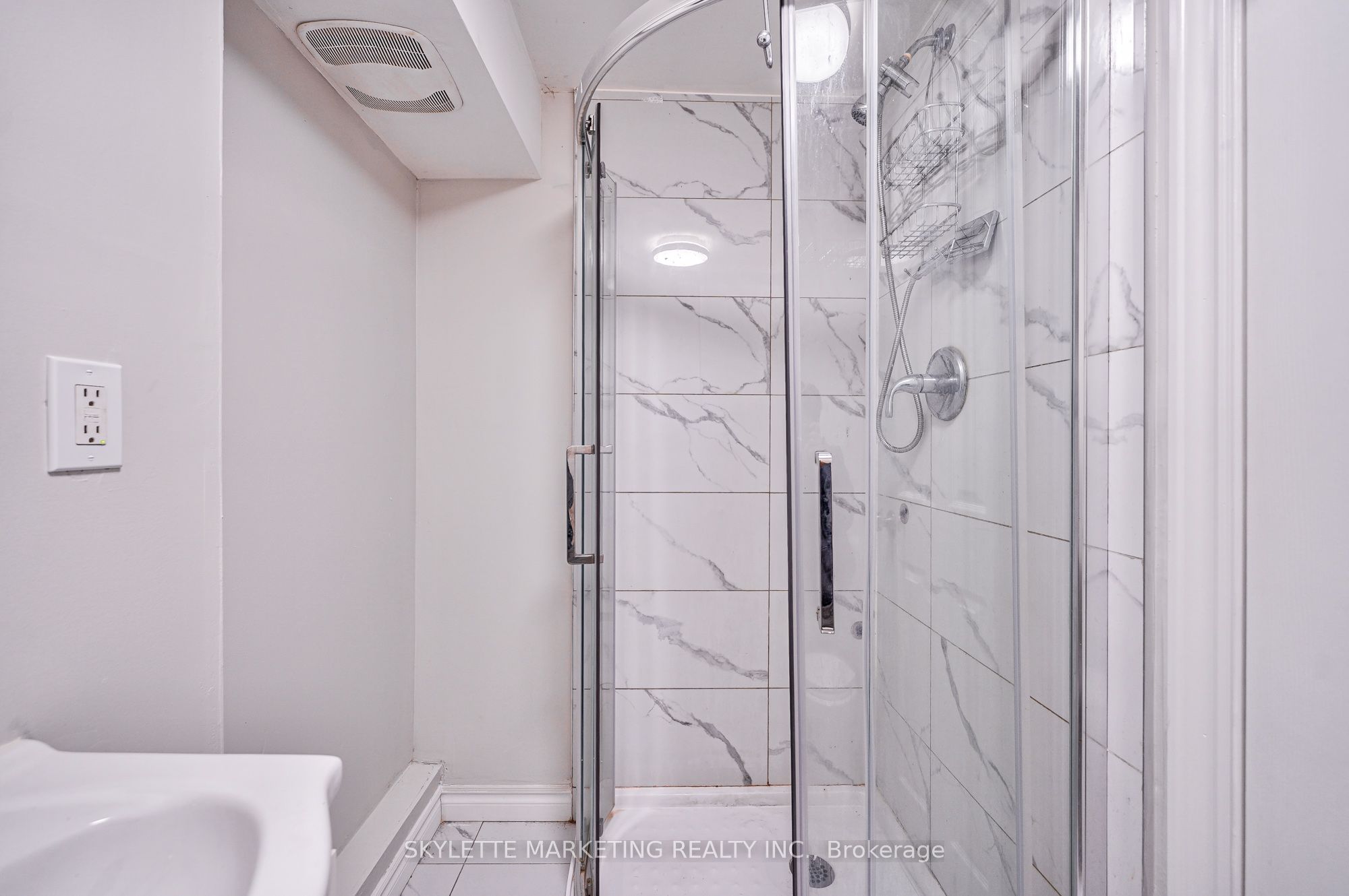 3425 Oakglade Crescent Property Photo 40