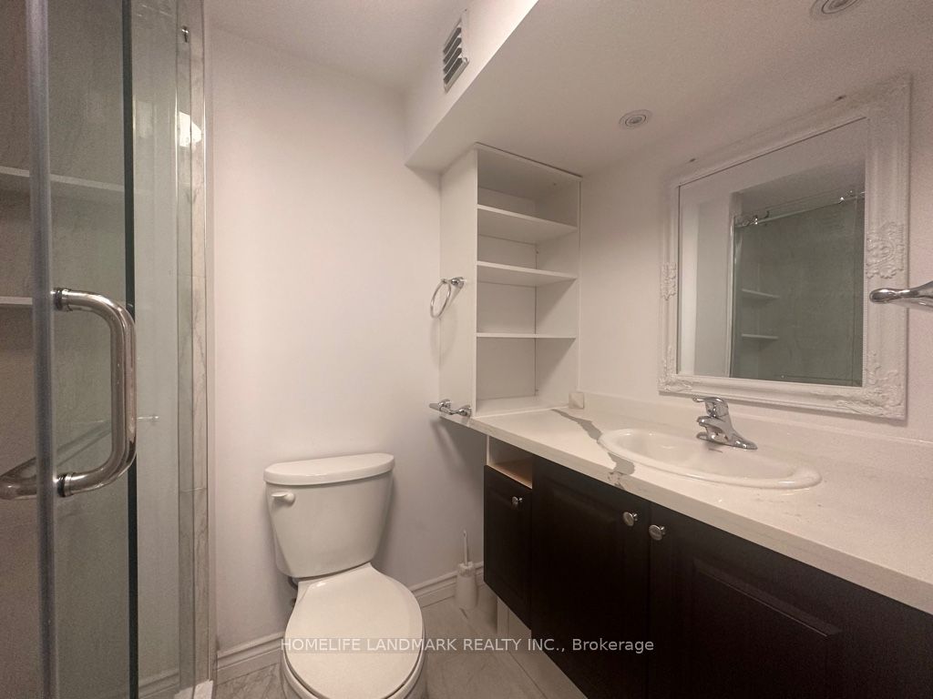 940 Hampstead Ct Property Photo 10