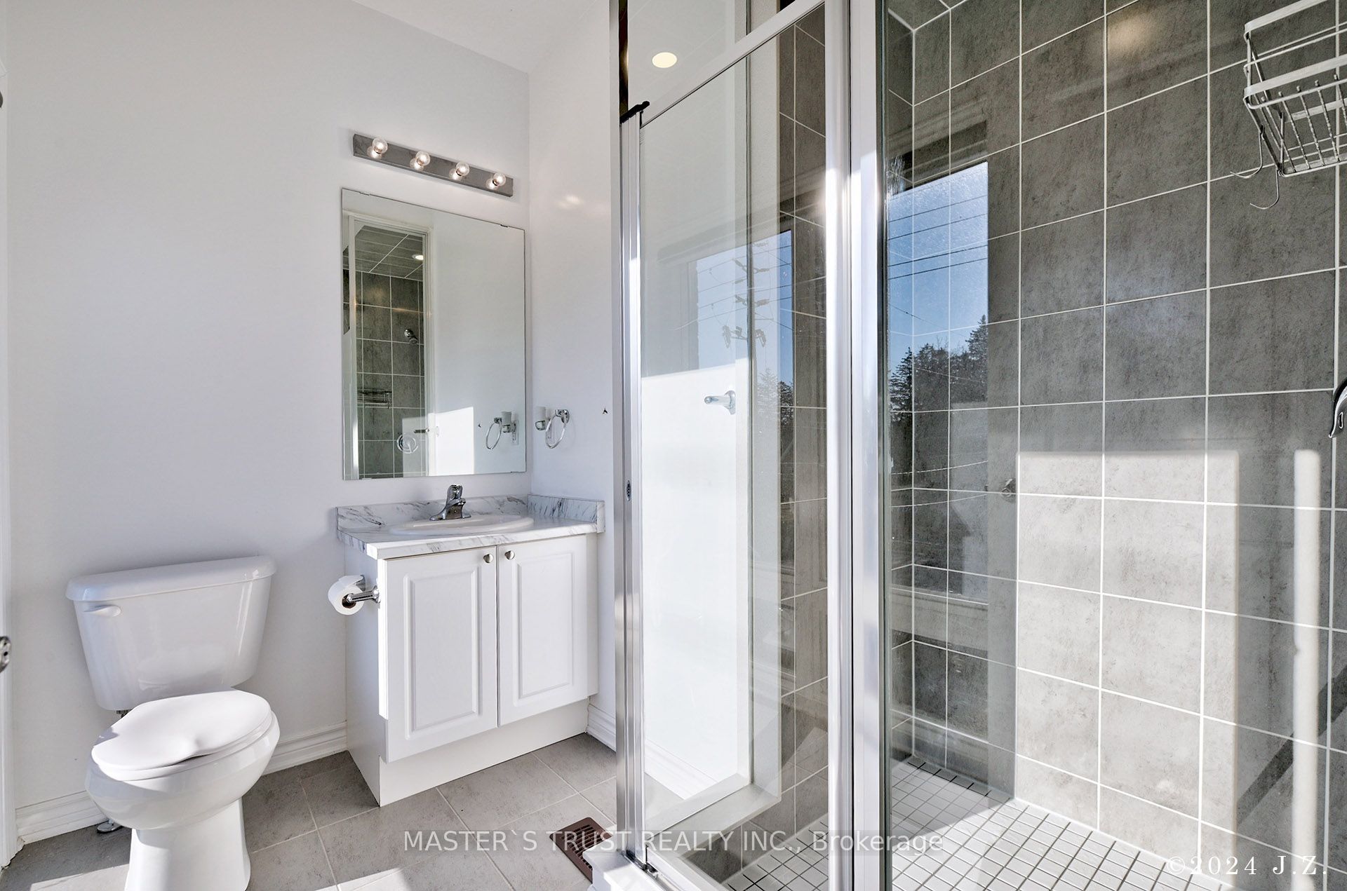 2501 Littlefield Cres Property Photo 28
