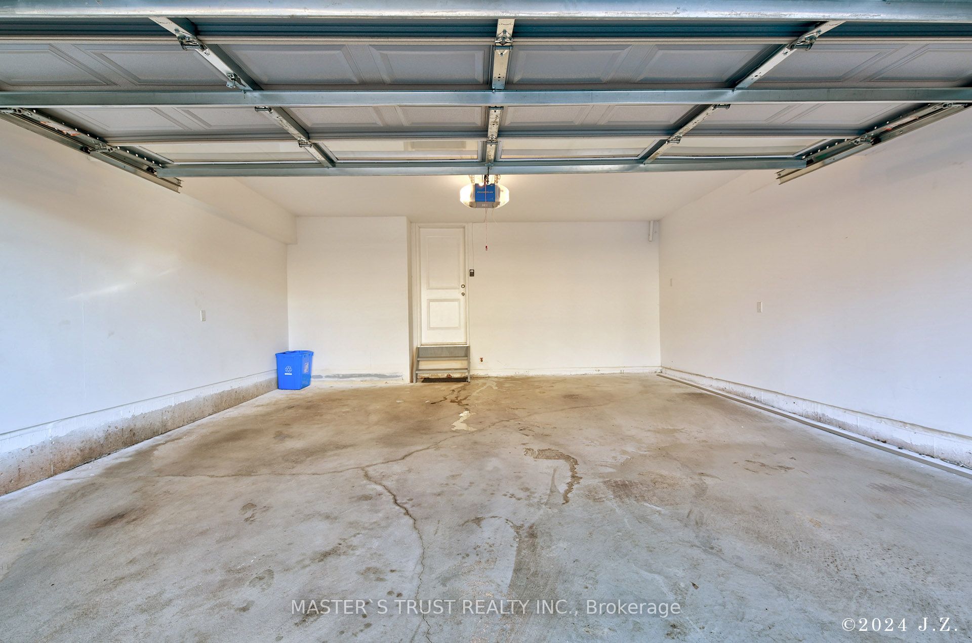 2501 Littlefield Cres Property Photo 31