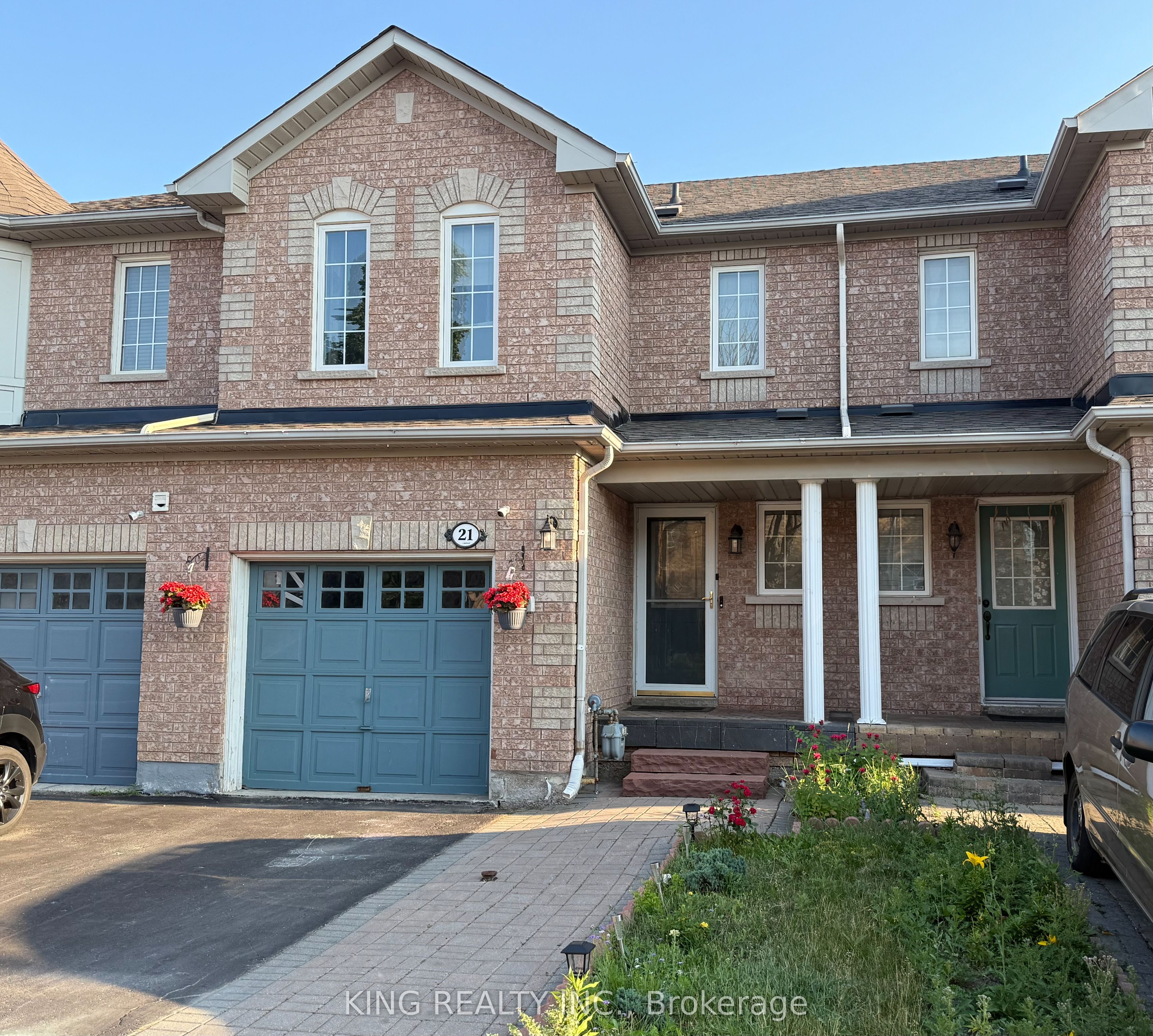 #21 - 21 Eastview Gate Property Photo 1