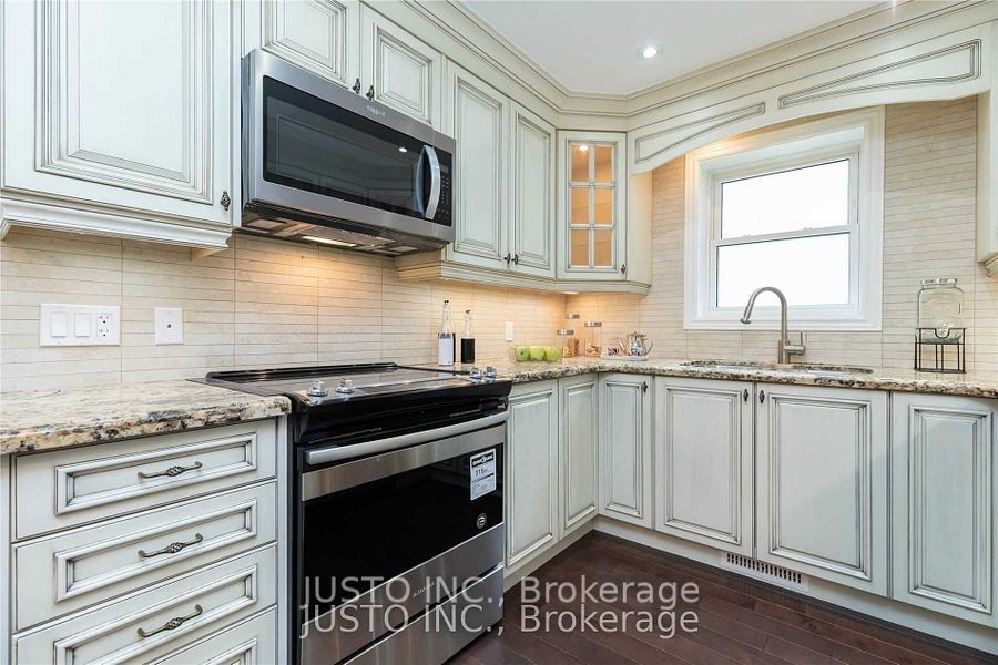 182 South Kingsway Property Photo 6