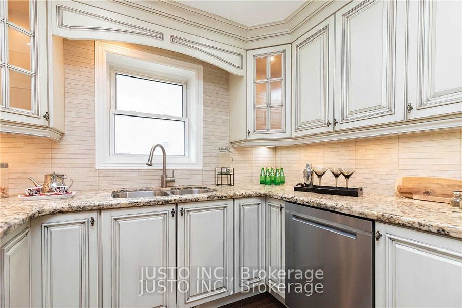 182 South Kingsway Property Photo 7