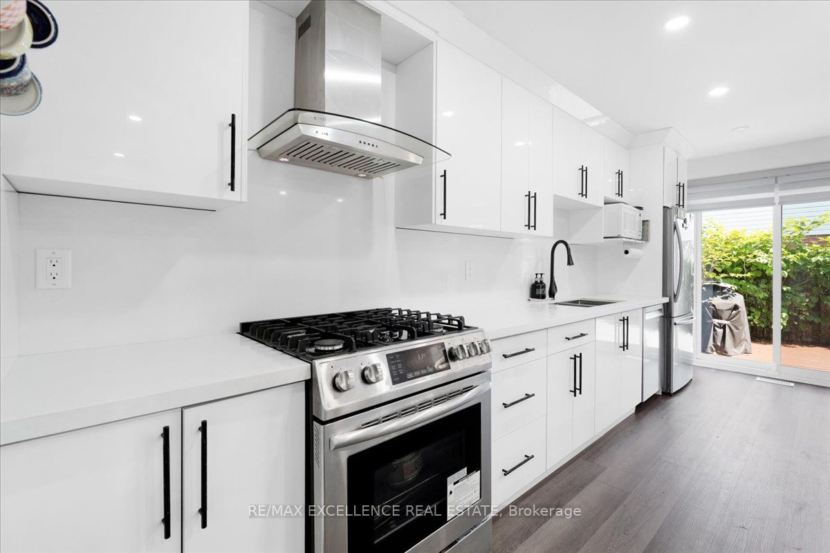 #14 - 1240 Westview Terrace Property Photo 5