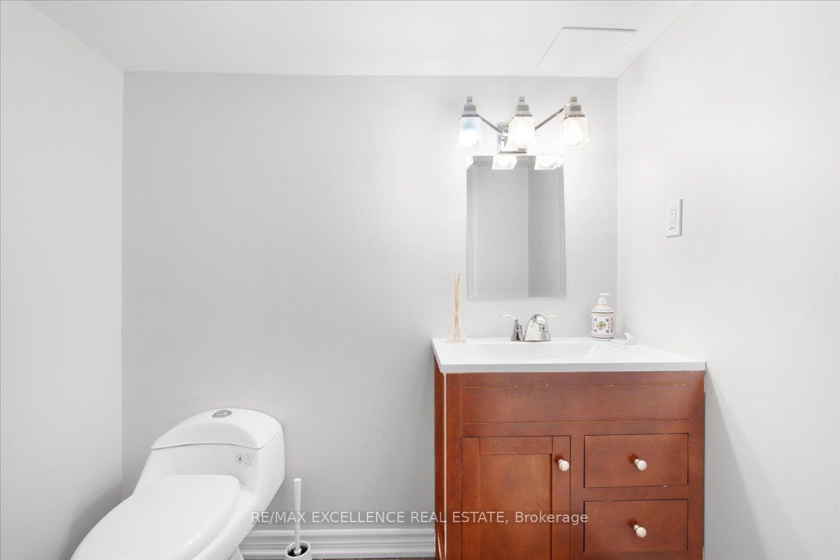 #14 - 1240 Westview Terrace Property Photo 11