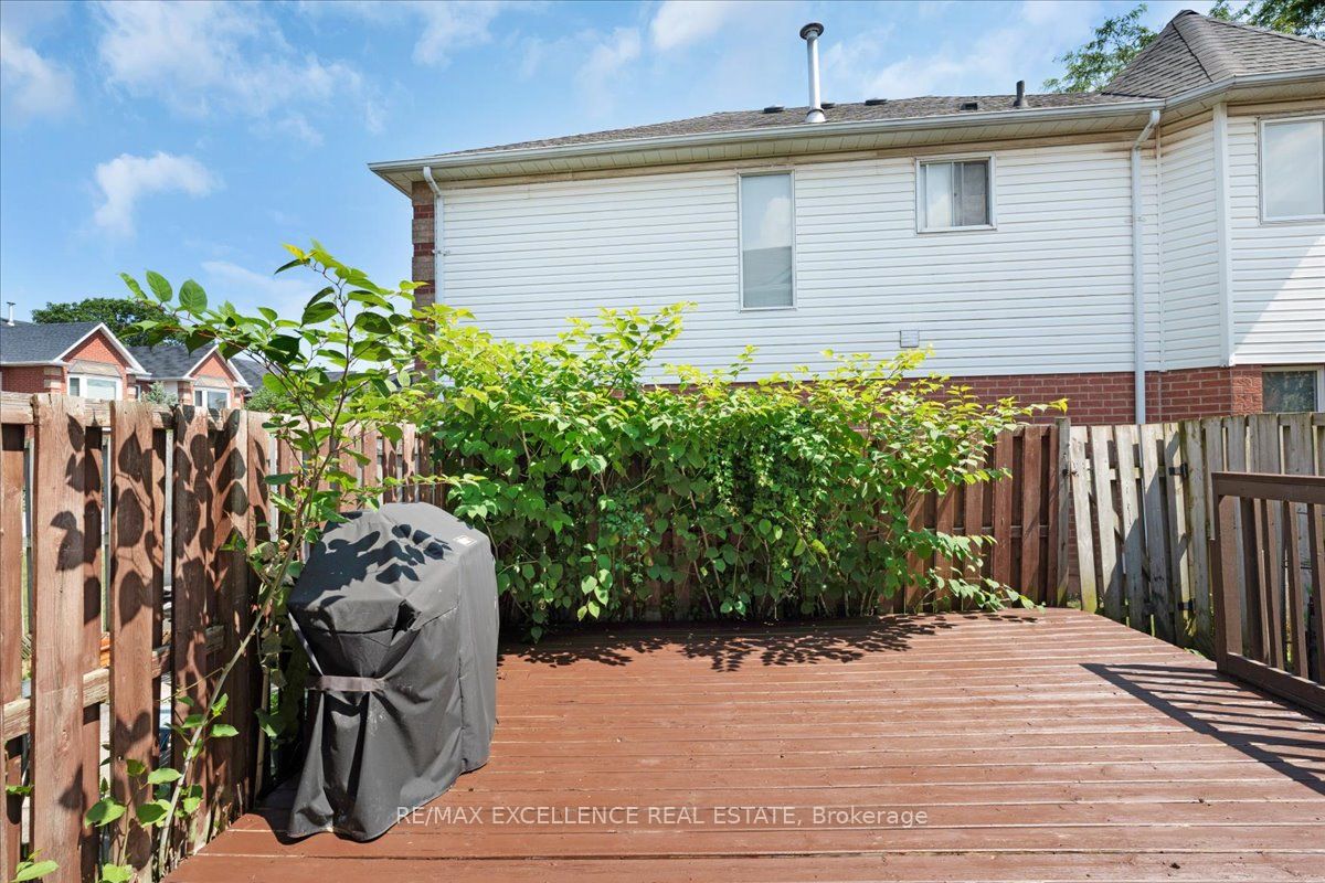 #14 - 1240 Westview Terrace Property Photo 24