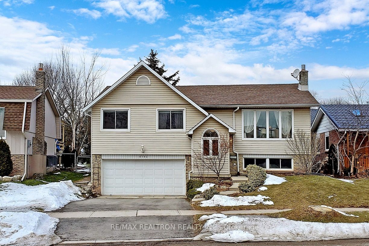 4195 Sutherland Cres Property Photo 1
