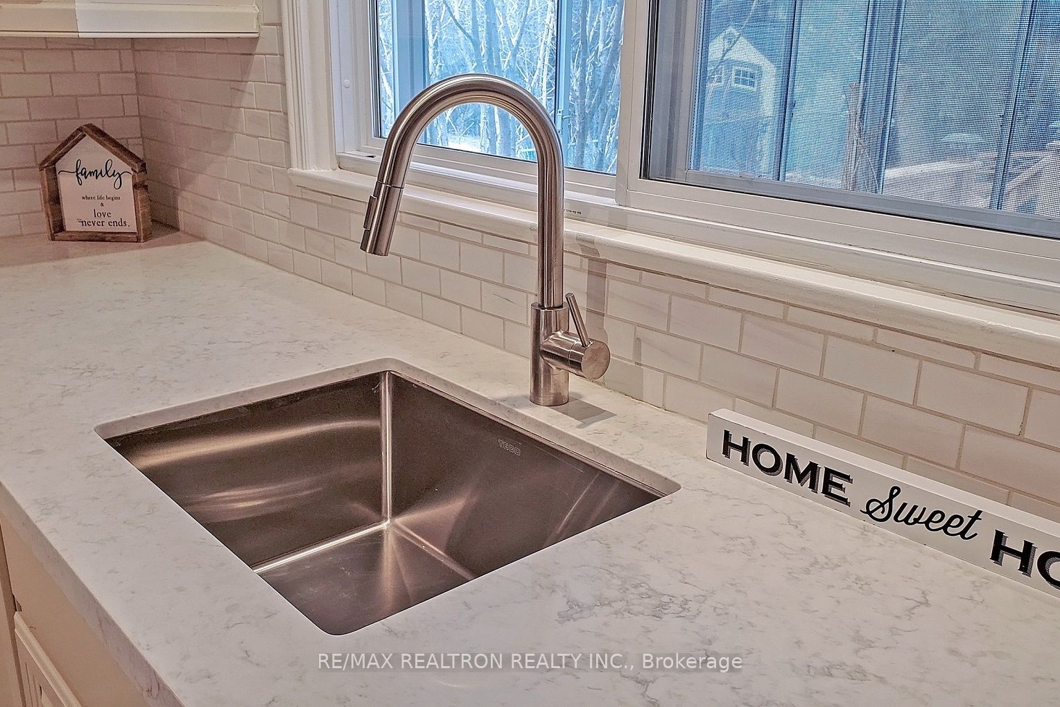 4195 Sutherland Cres Property Photo 13